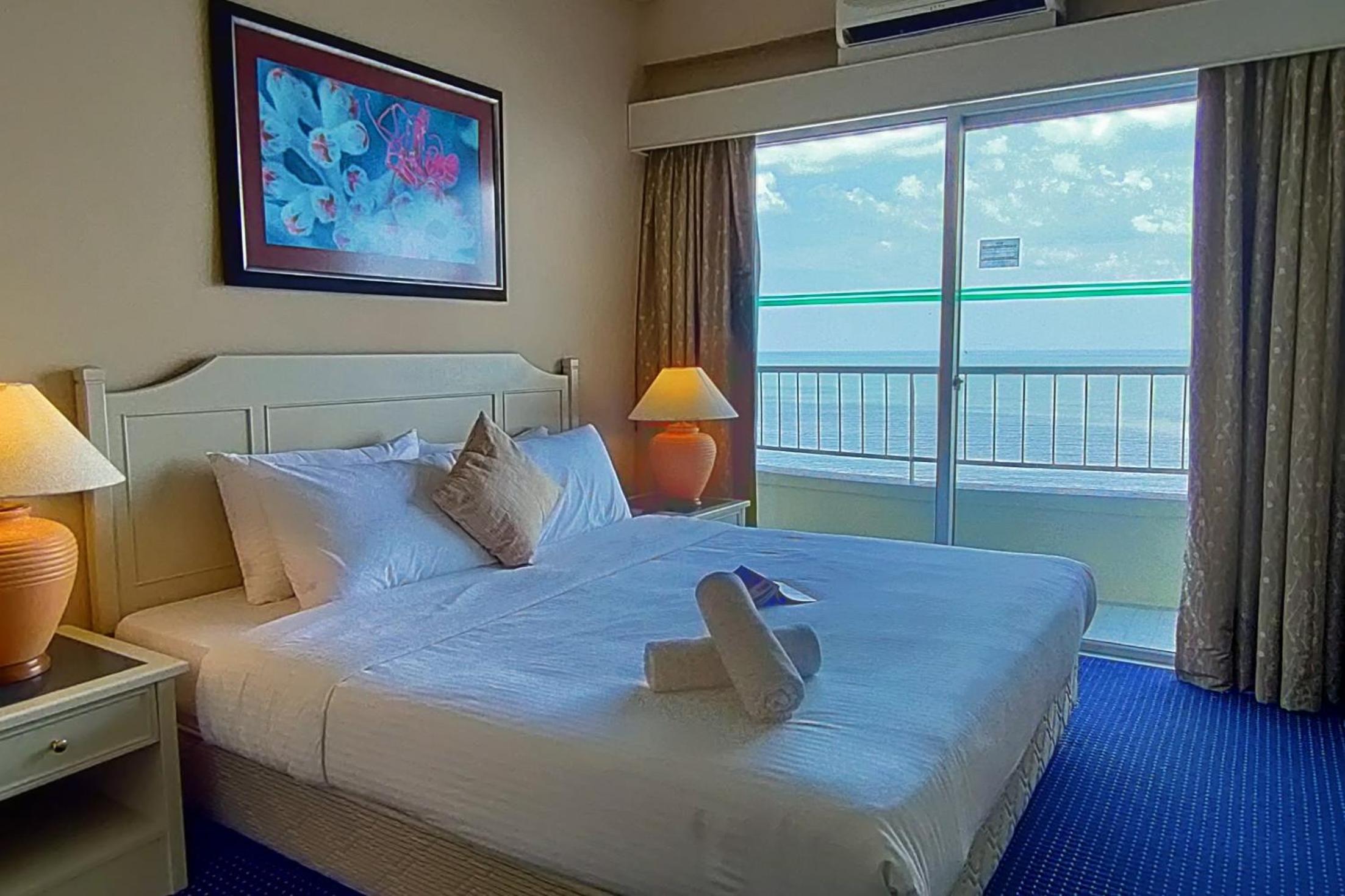 Two-Bedroom Apartment - Oceanfront  - Photo 22