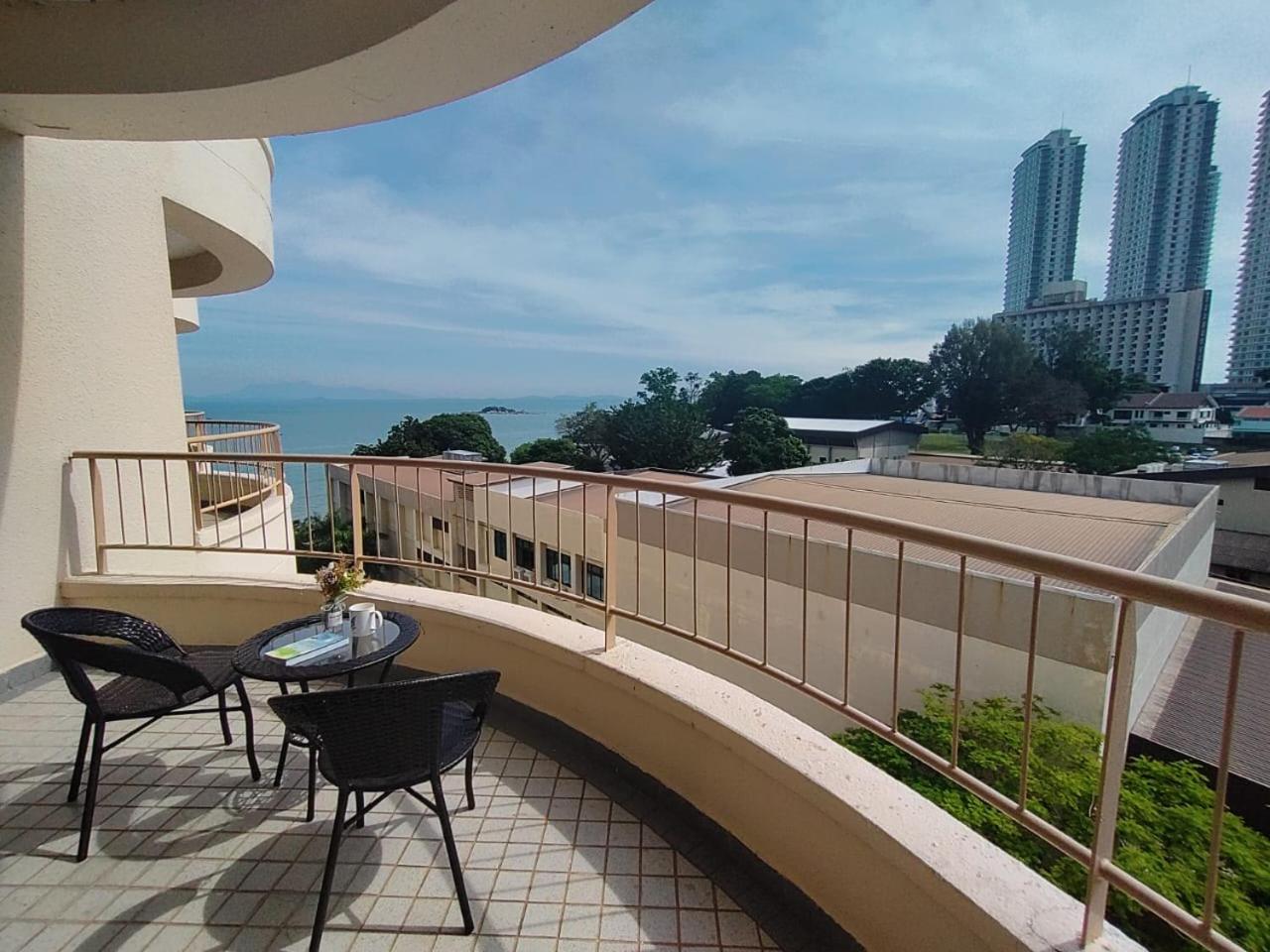 Studio With Balcony - Photo 12