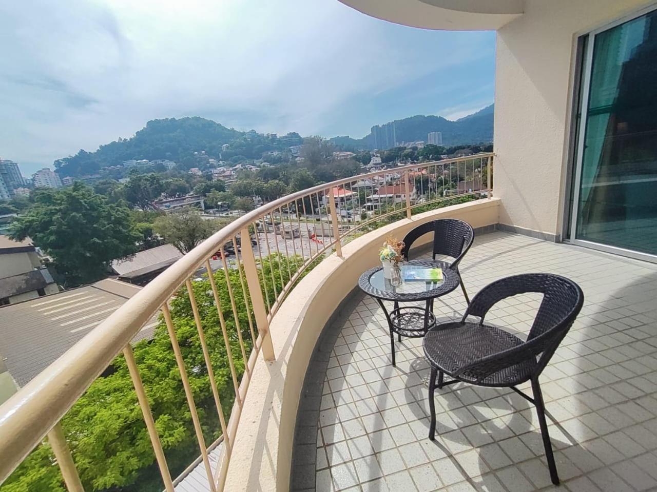 Studio With Balcony - Photo 2