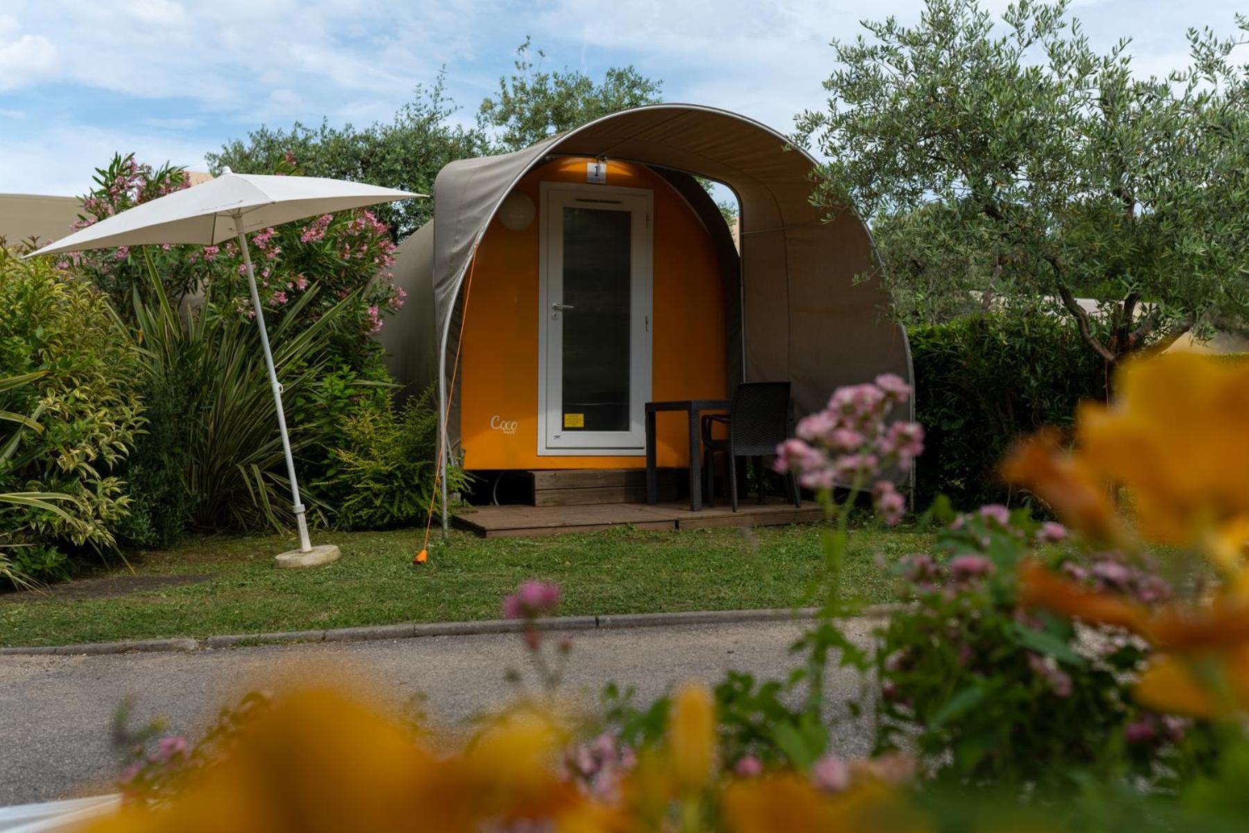 Tent with Shared Bathroom (2 People)