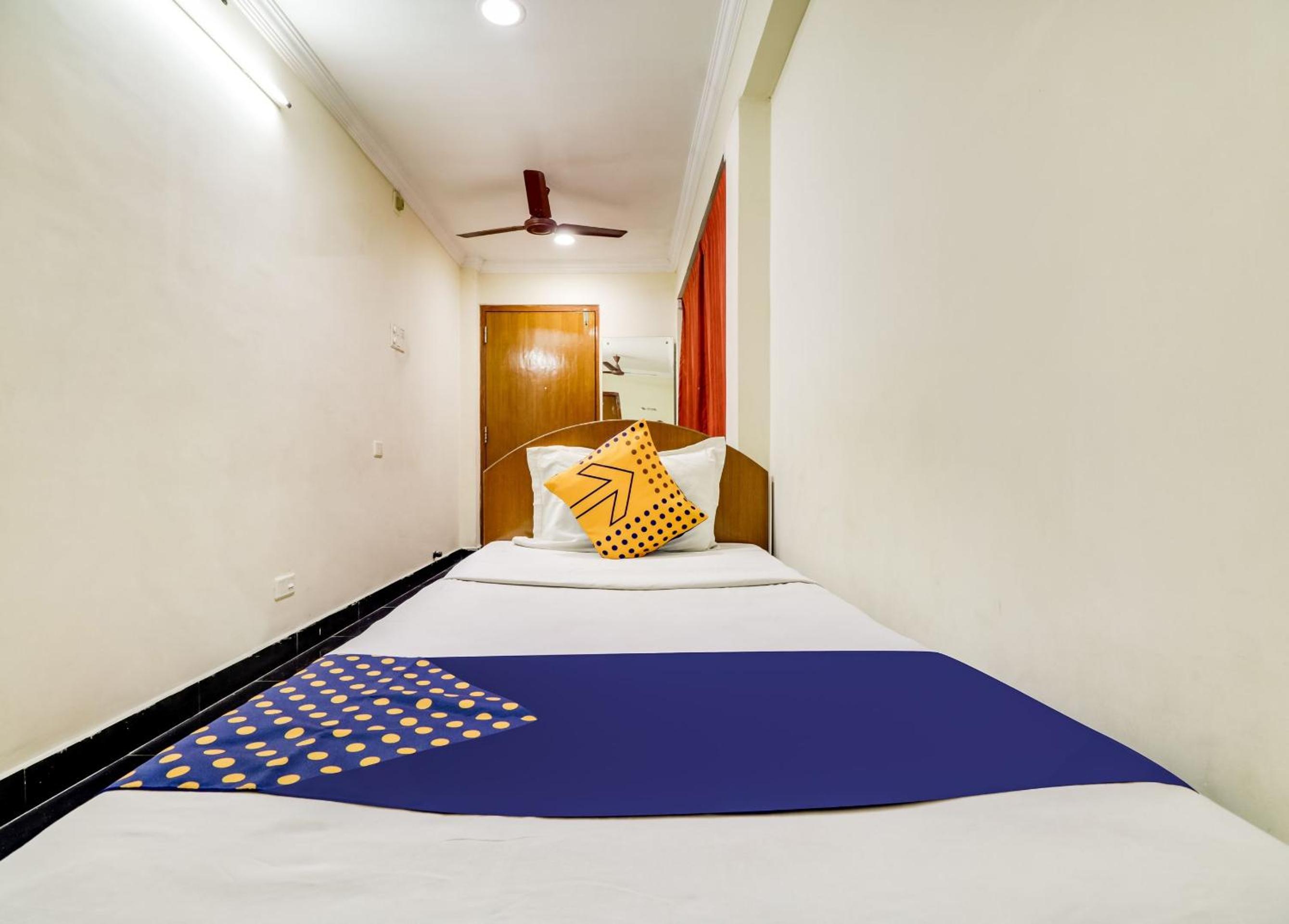 Triple Room with Bathroom - Photo 9