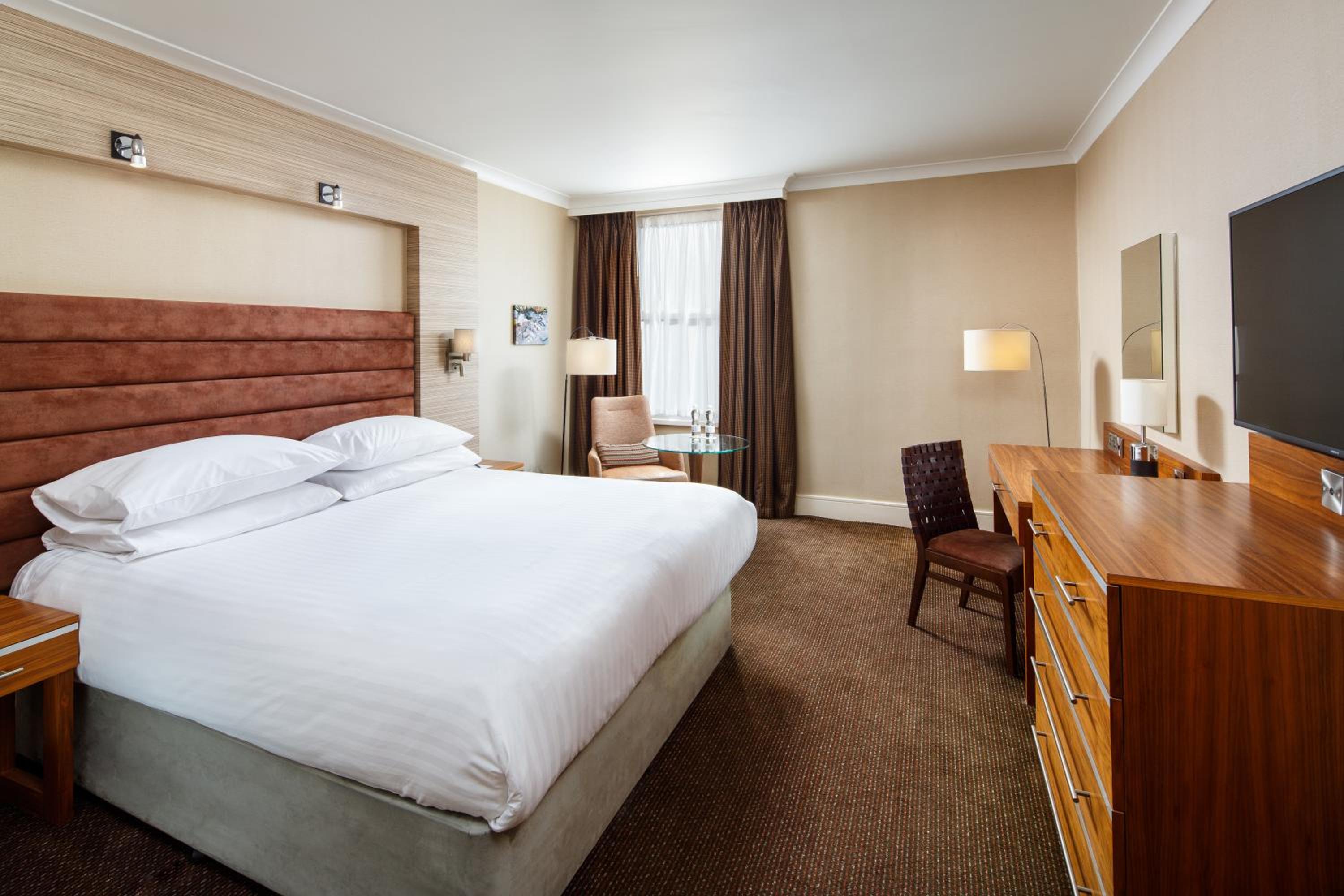 Deluxe King Room photo 1