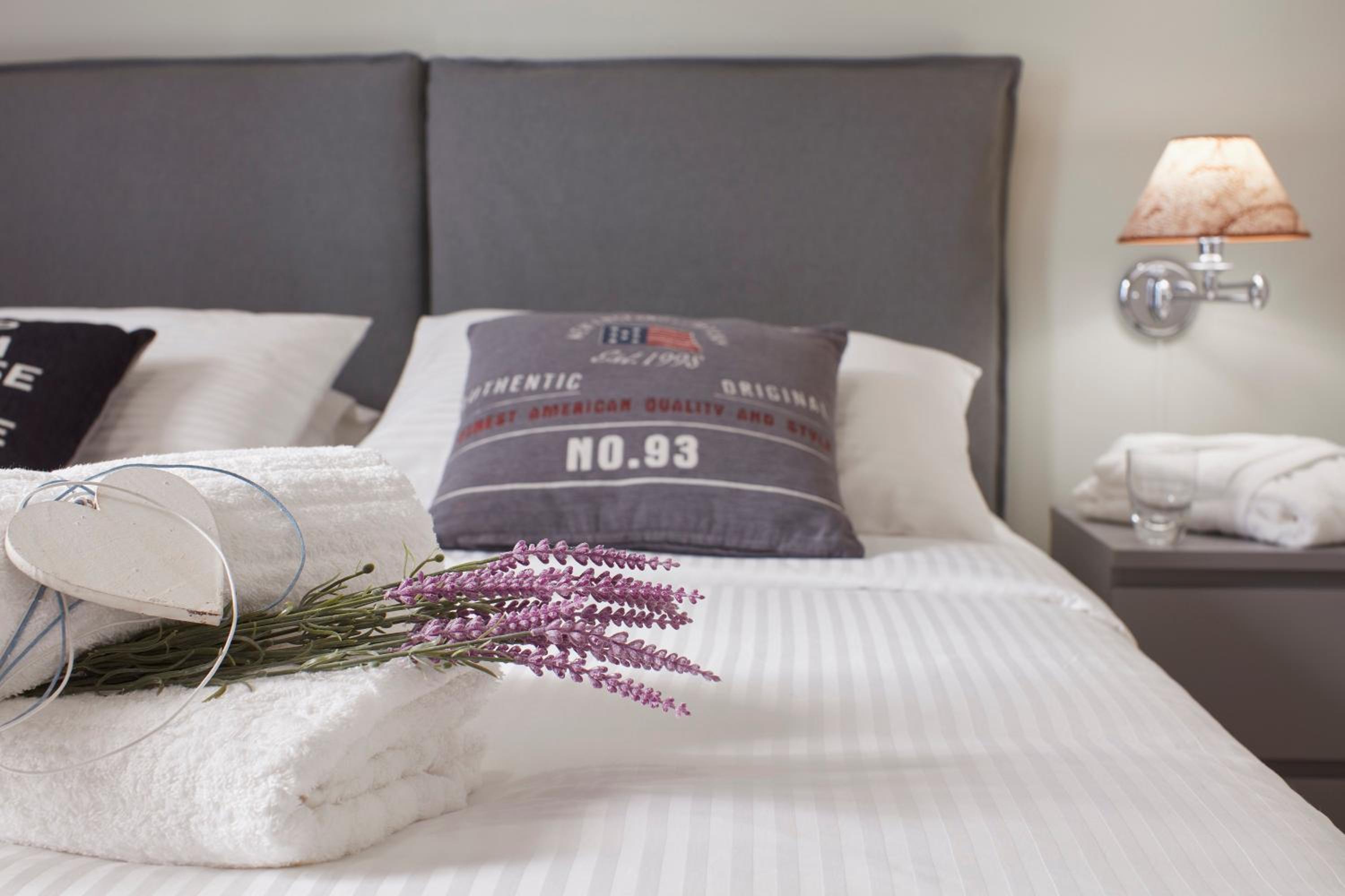 Standard Room with City & Side Sea View photo 1