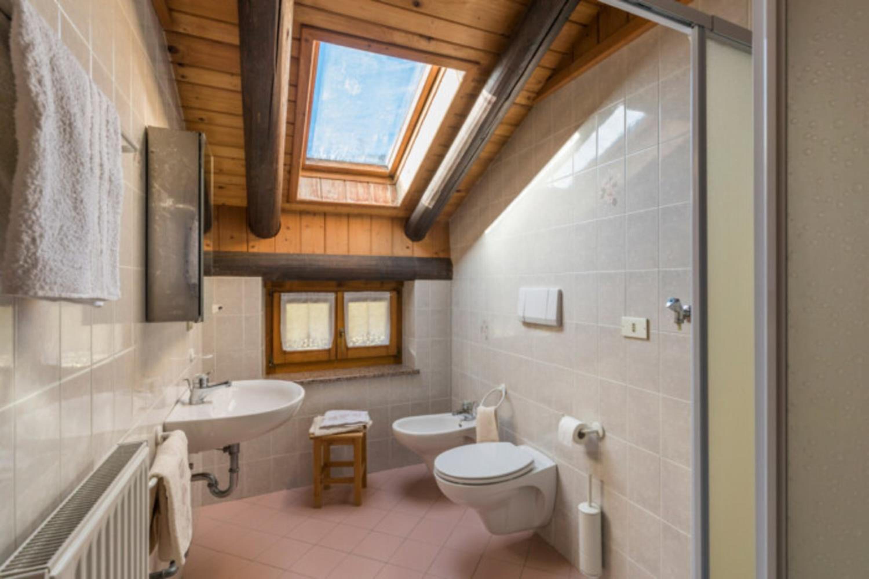 Three-Bedroom Premium Apartment with Balcony photo 3