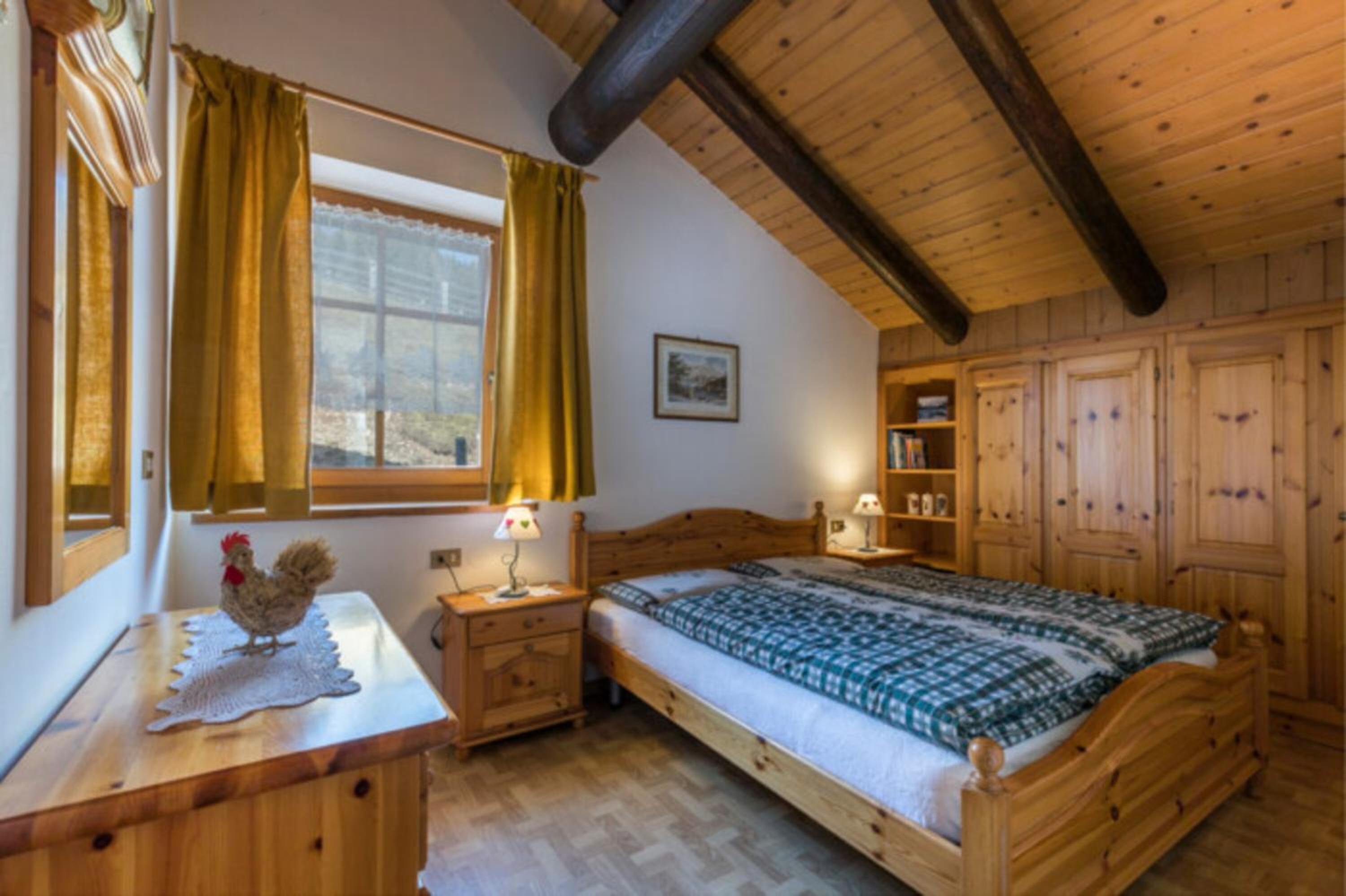 Two-Bedroom Apartment with Mountain View photo 2