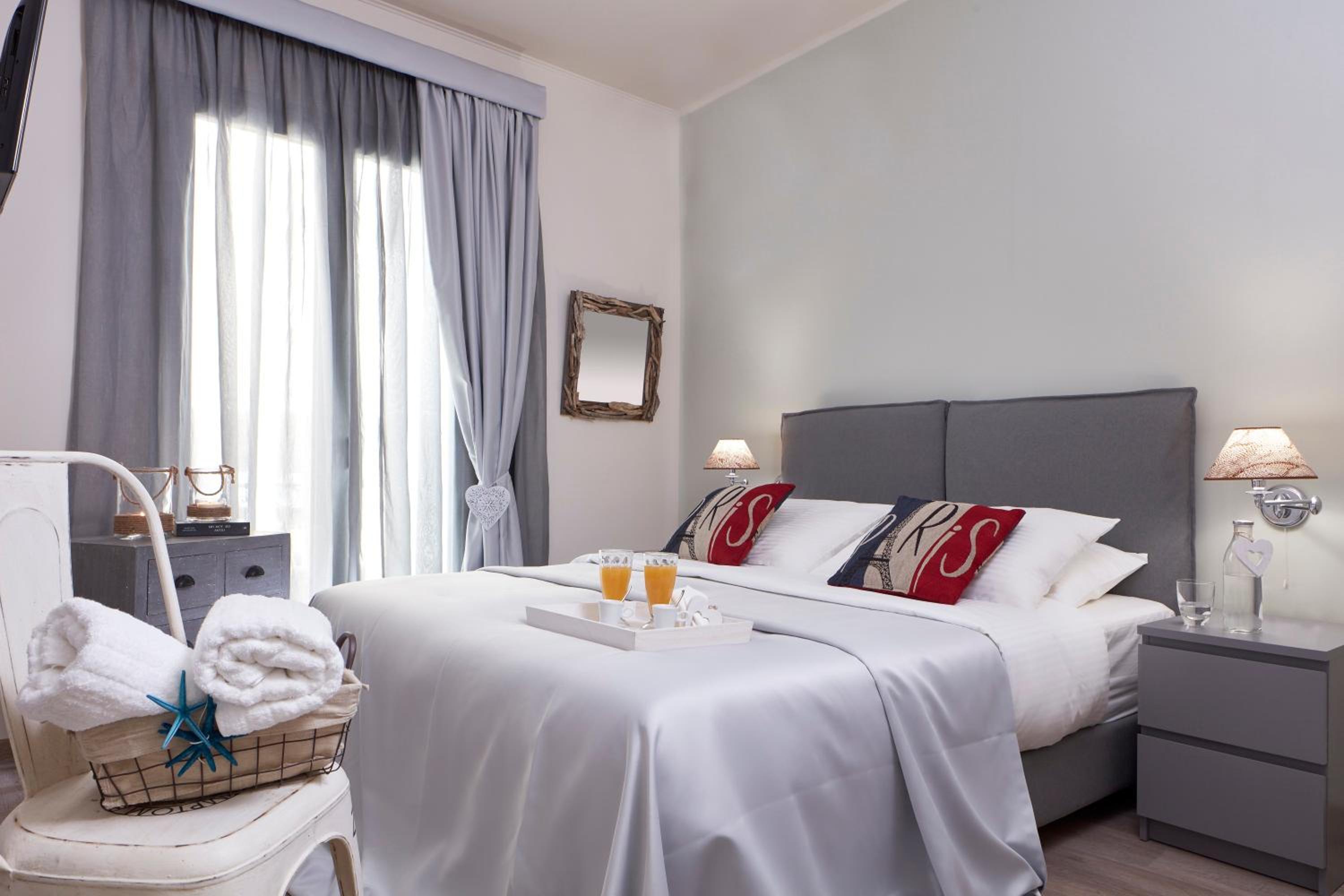  Superior Triple Room with Side Sea View photo 2