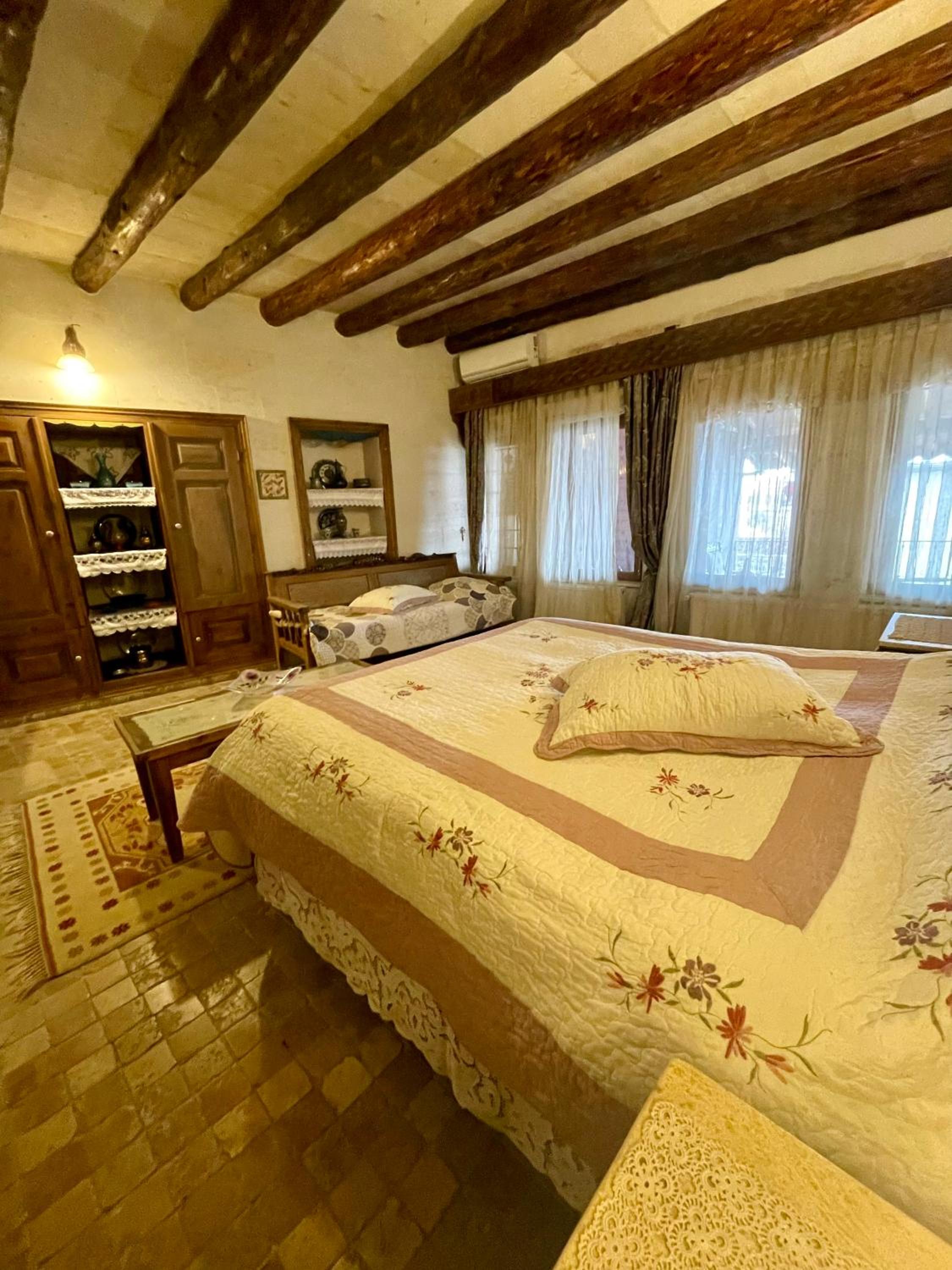 Deluxe Triple Room photo 1