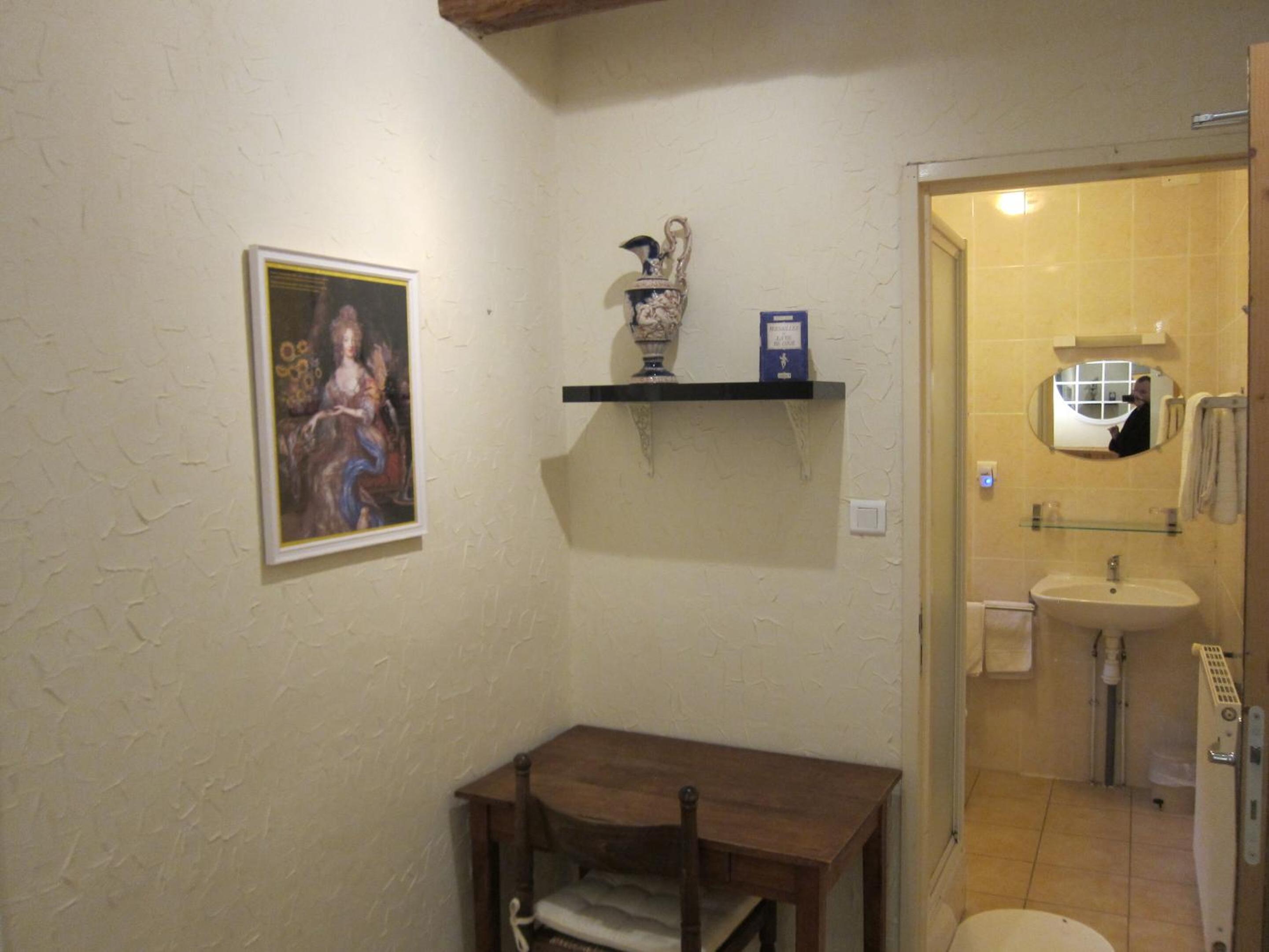 Standard Double Room photo 3