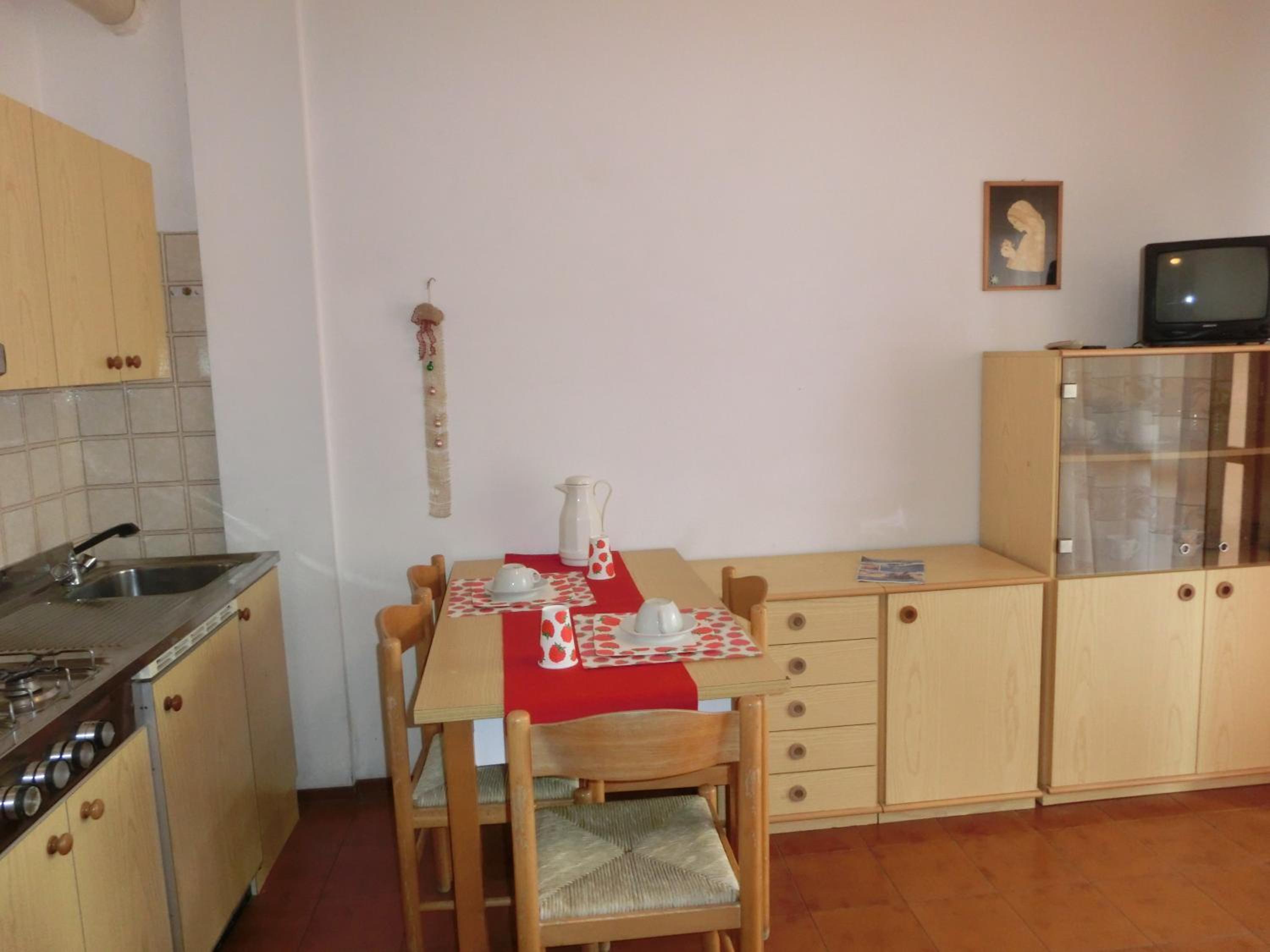 One-Bedroom Apartment photo 2