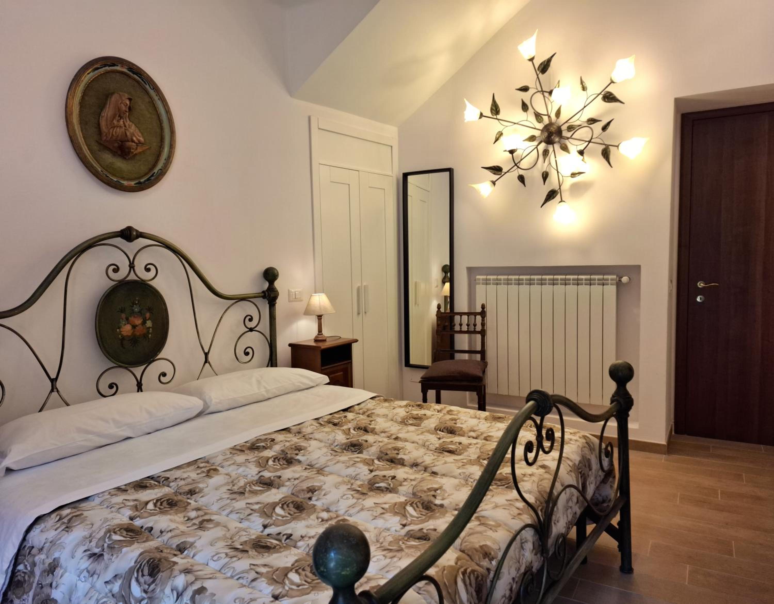 Double Room with Private Bathroom photo 1