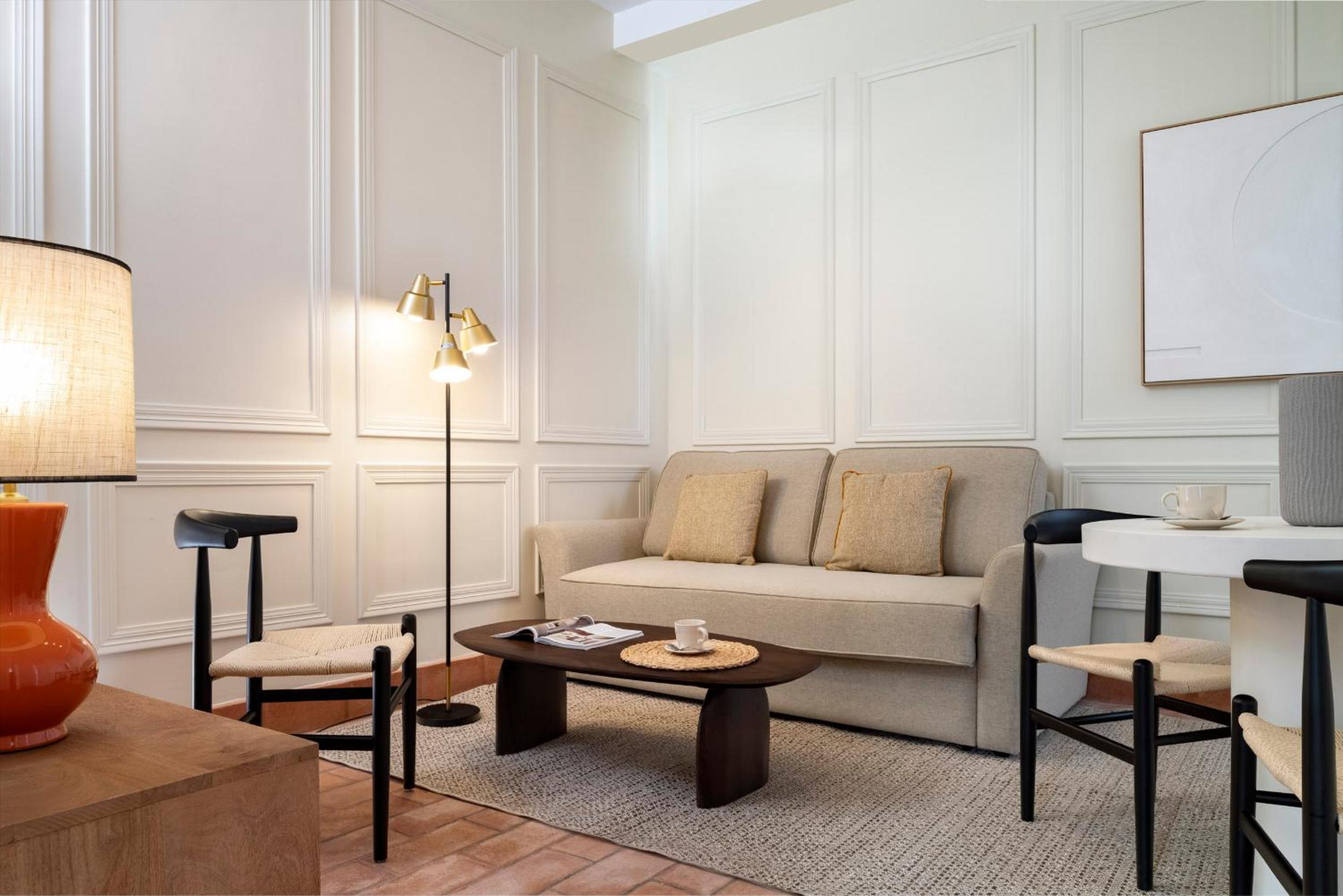 Two-bedroom apartment with a hot tub on a private terrace