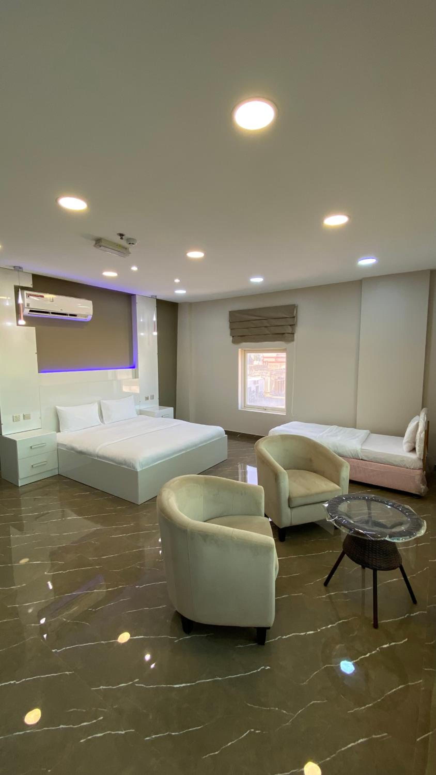 Deluxe Triple Room with Sea View photo 3