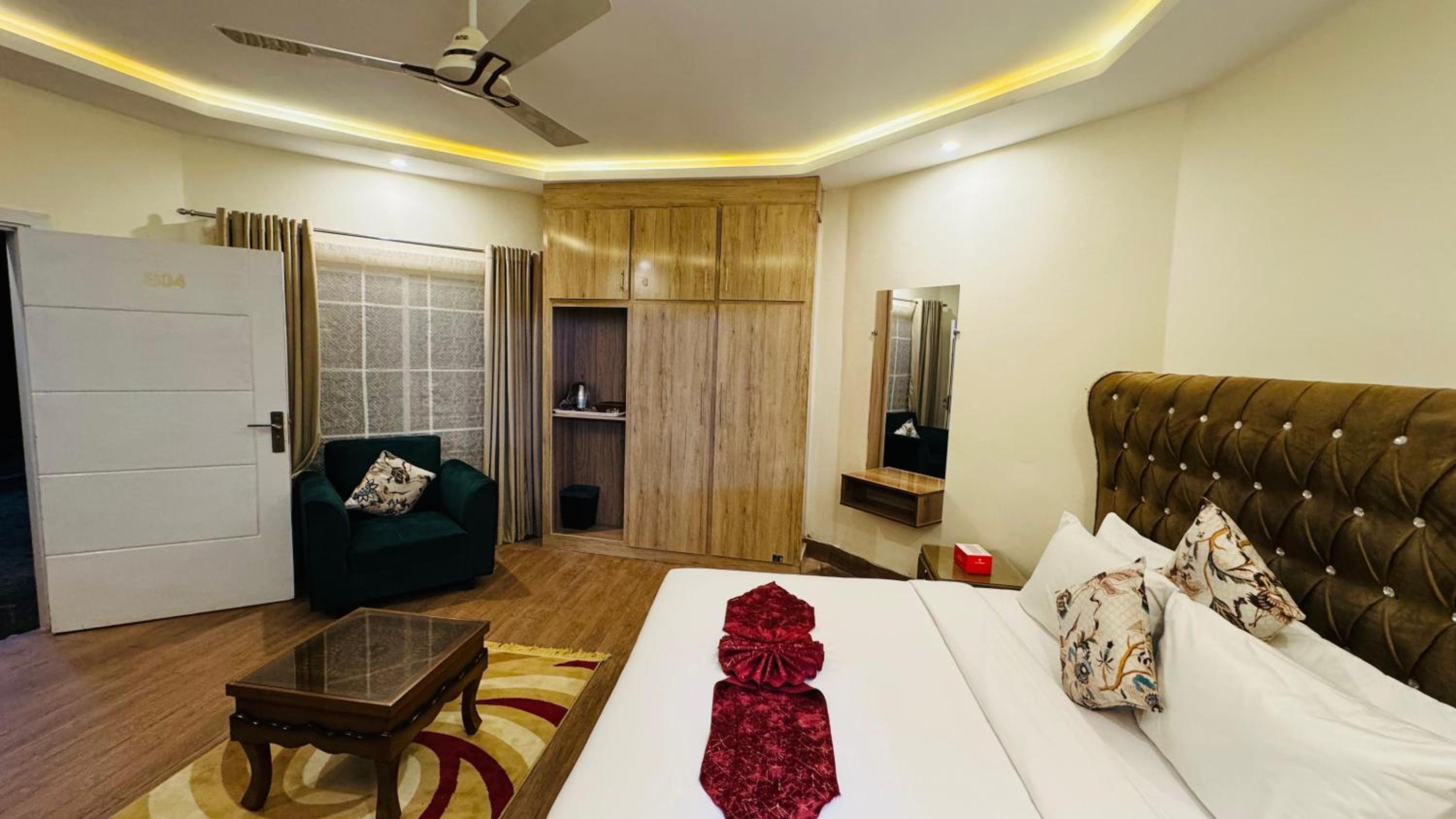 Large Double Room photo 3