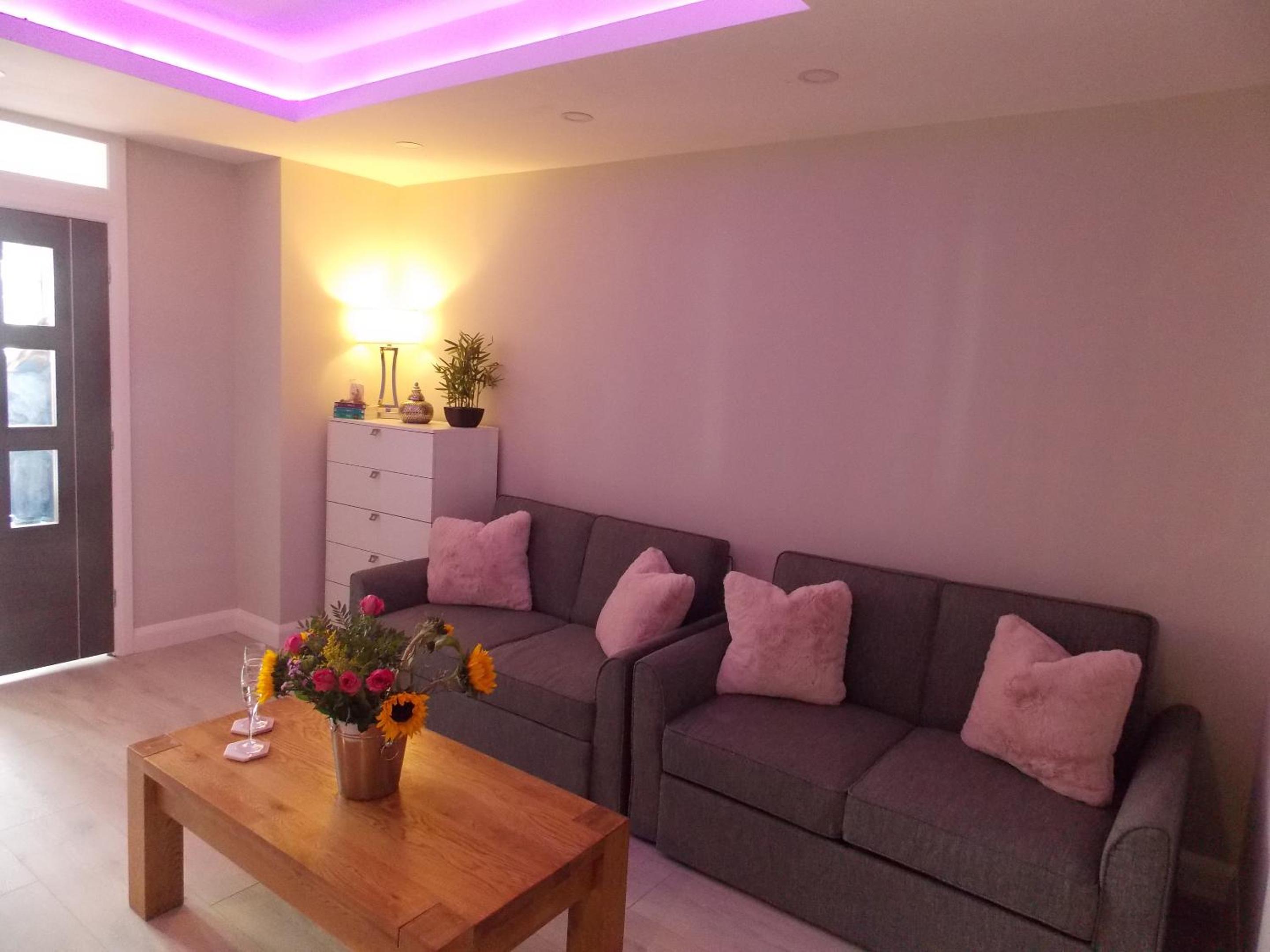 One-Bedroom Apartment - Photo 6