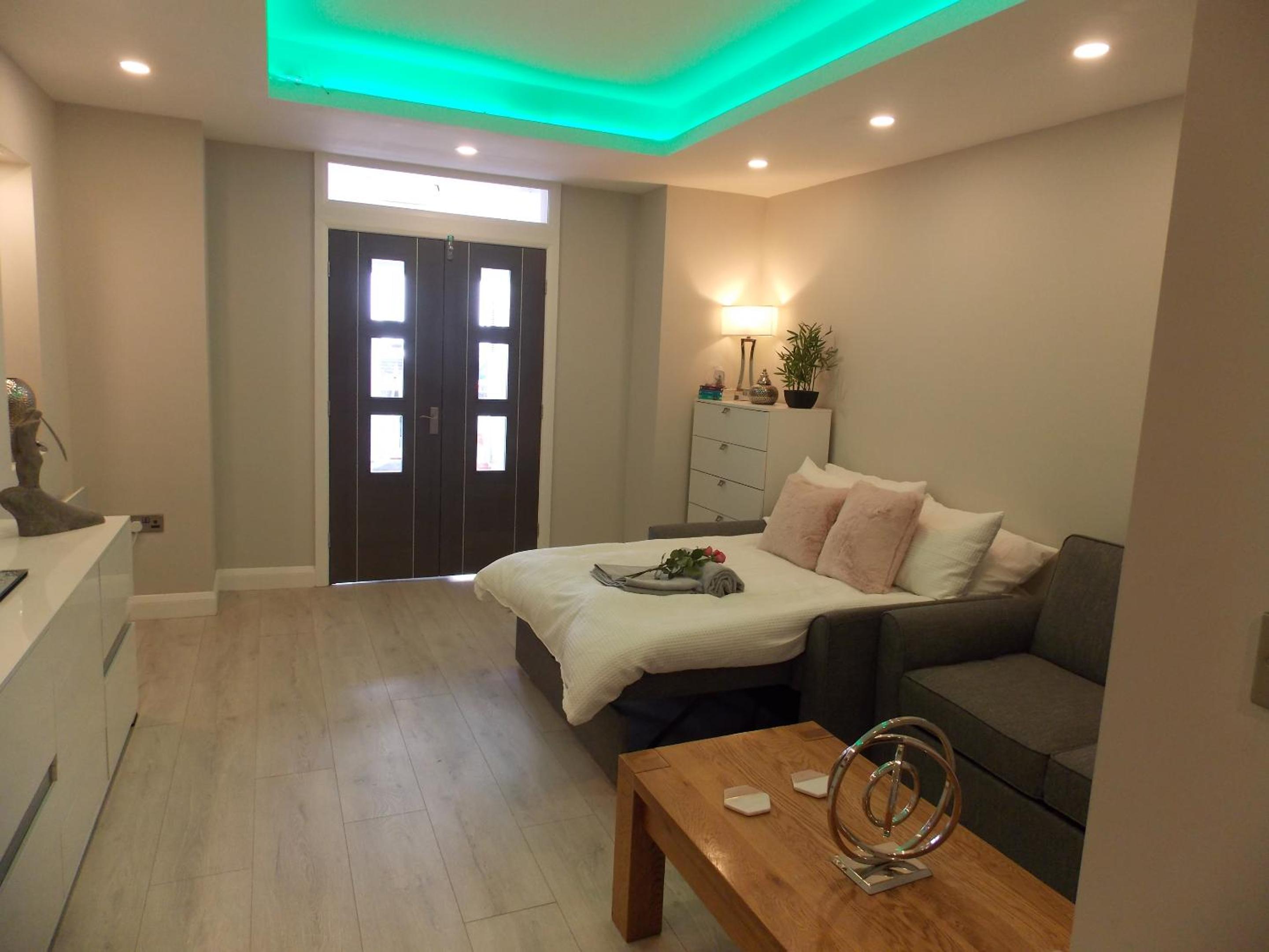 One-Bedroom Apartment - Photo 4