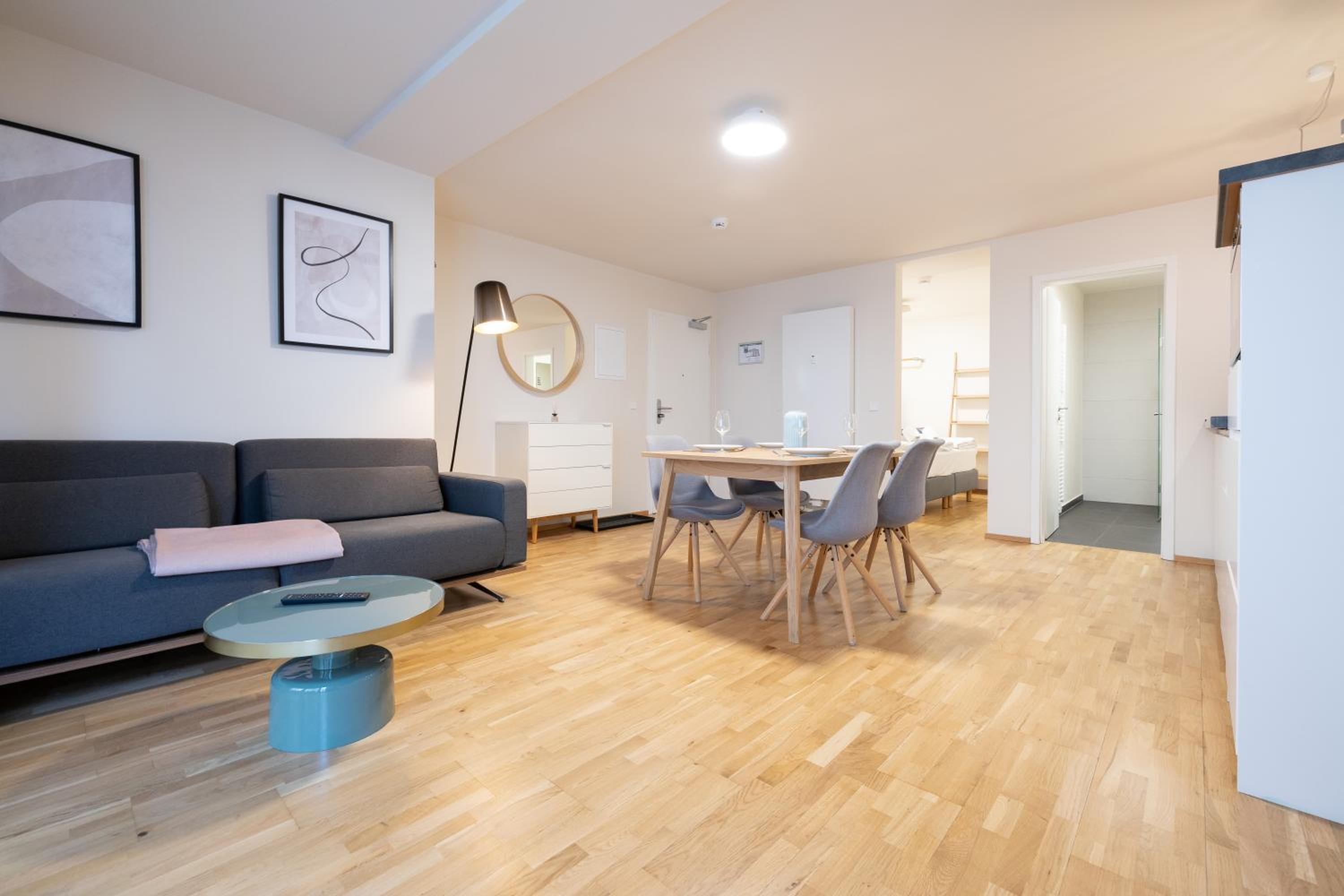 Deluxe Family Room