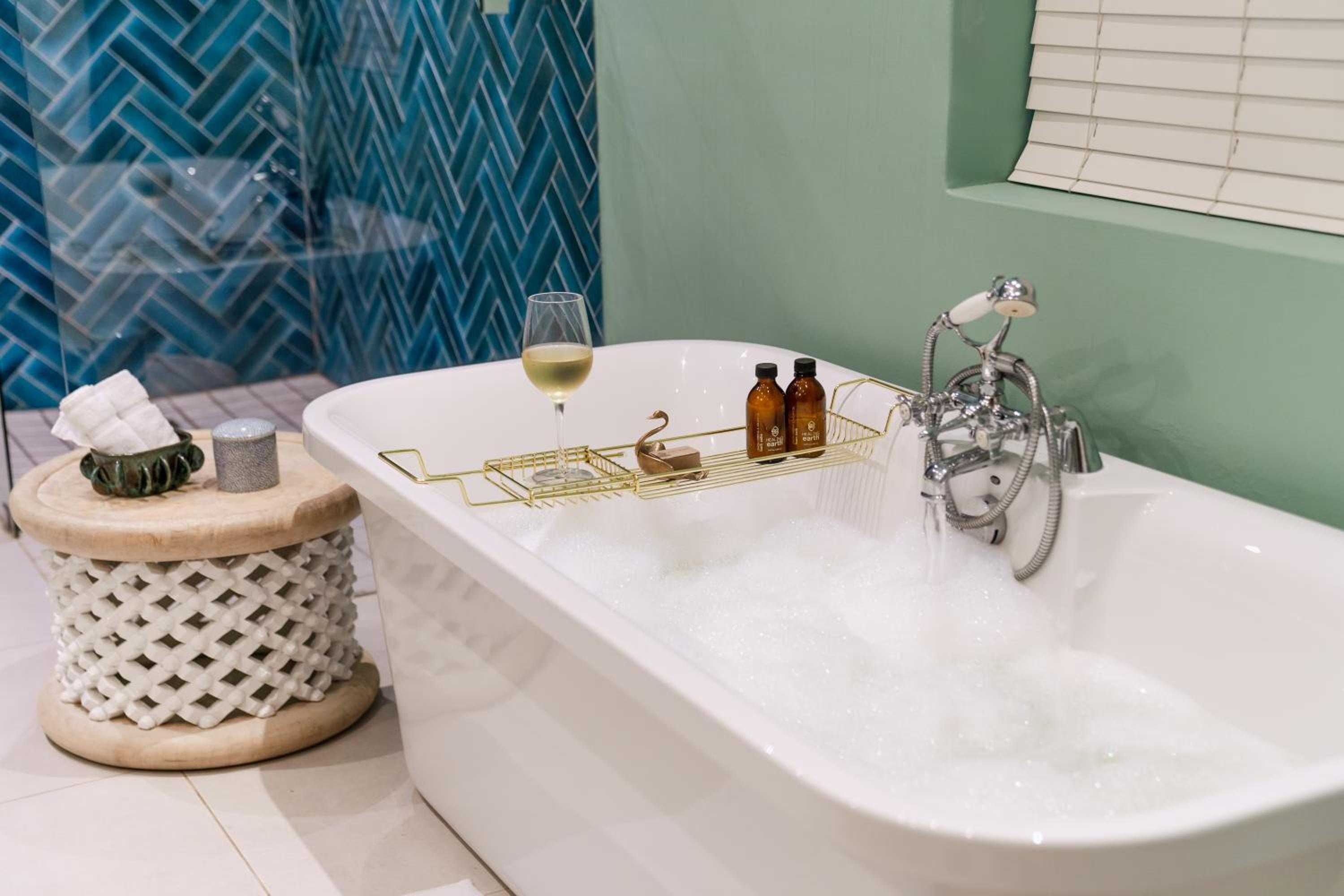 Suite with Private Pool - Photo 16