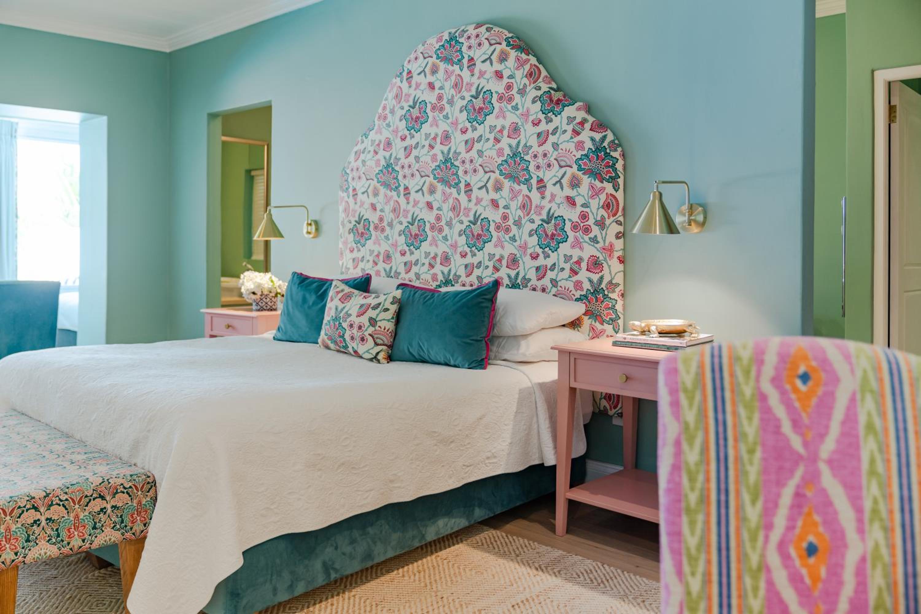 Suite with Private Pool - Photo 11