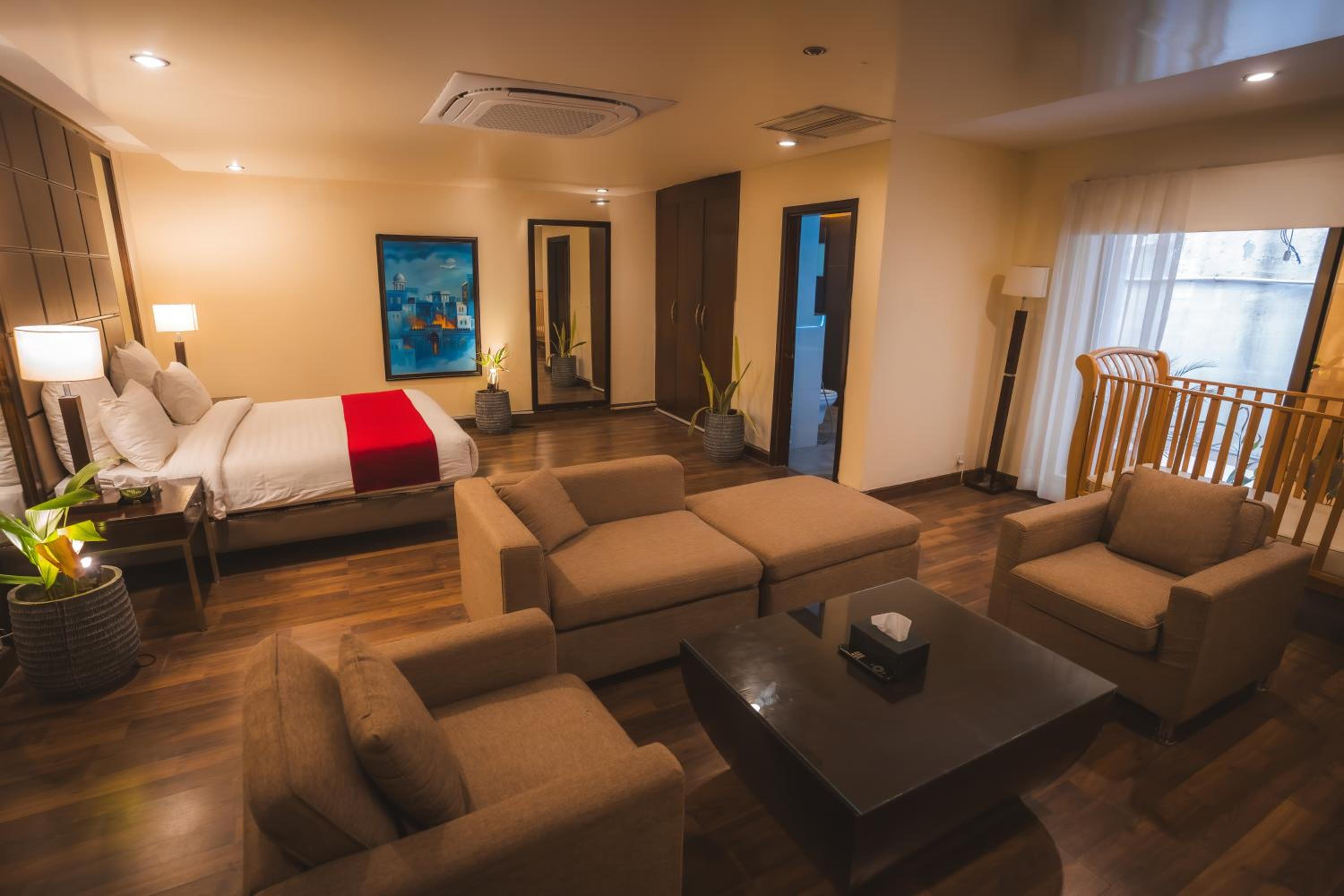 Deluxe Suite photo 3