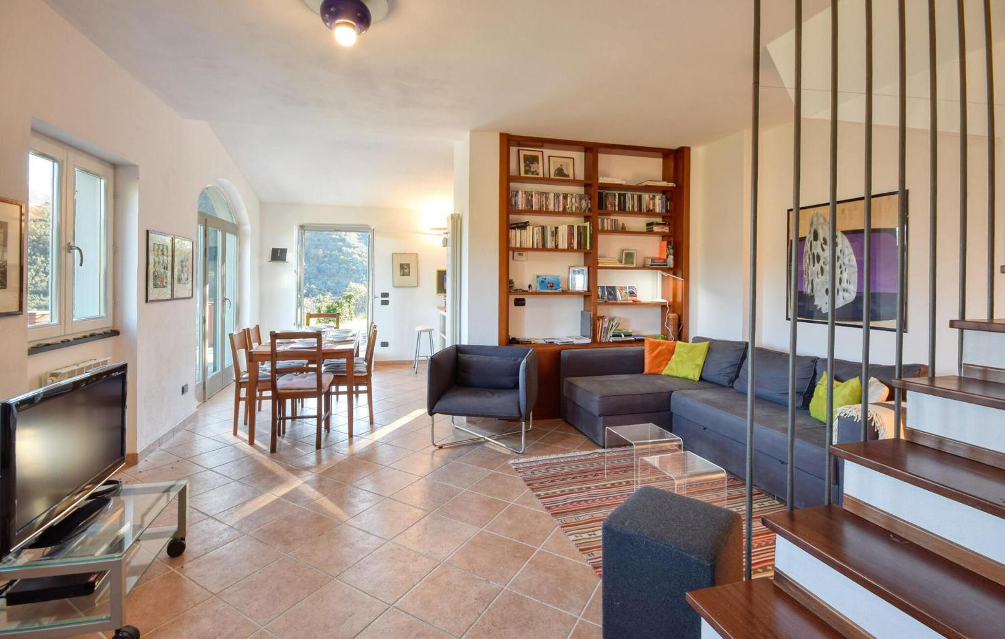 Three-Bedroom Vacation Home  photo 1