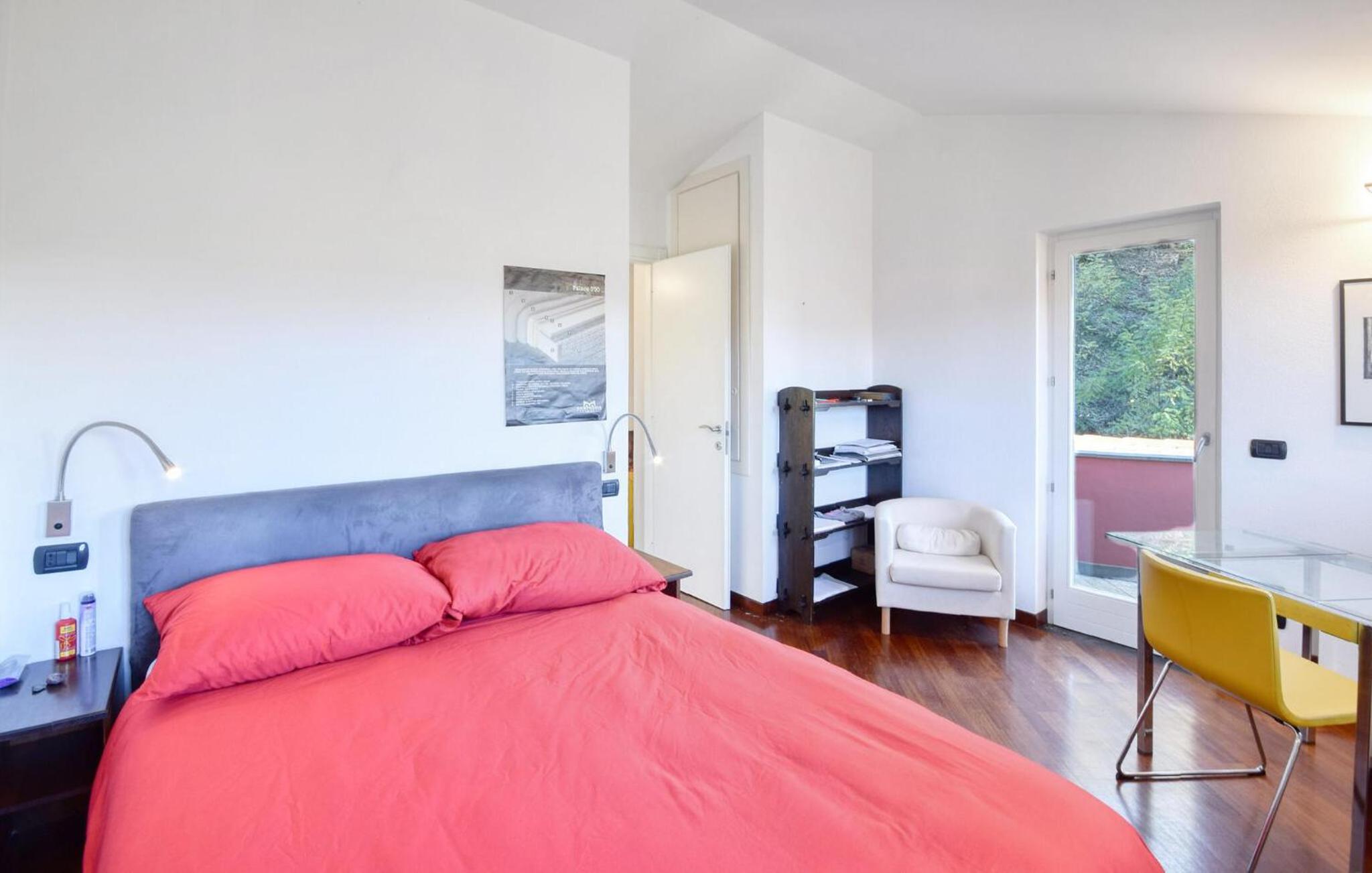 Three-Bedroom Vacation Home  photo 2