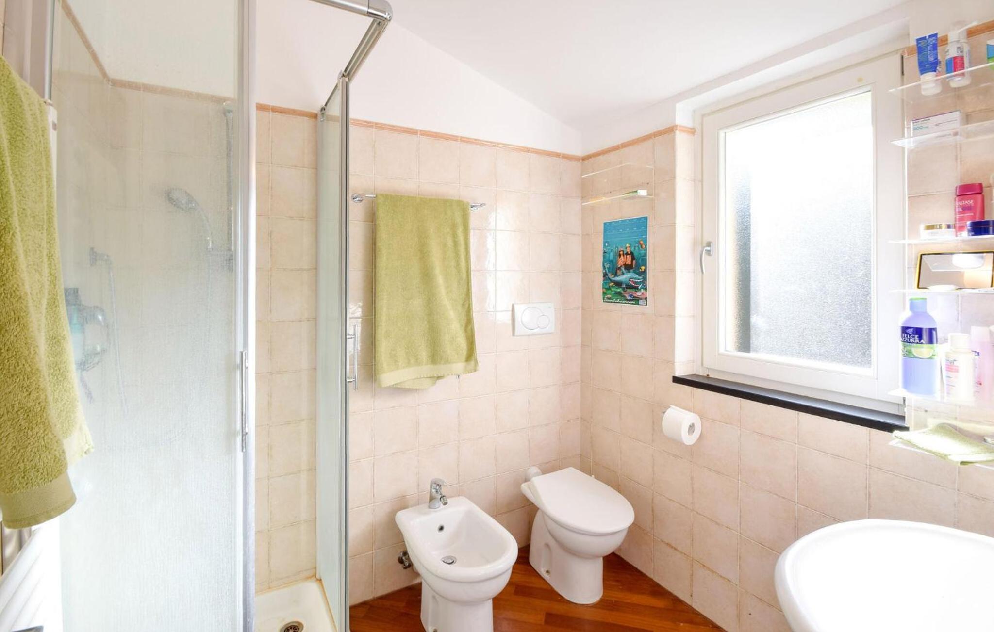 Three-Bedroom Vacation Home  photo 3
