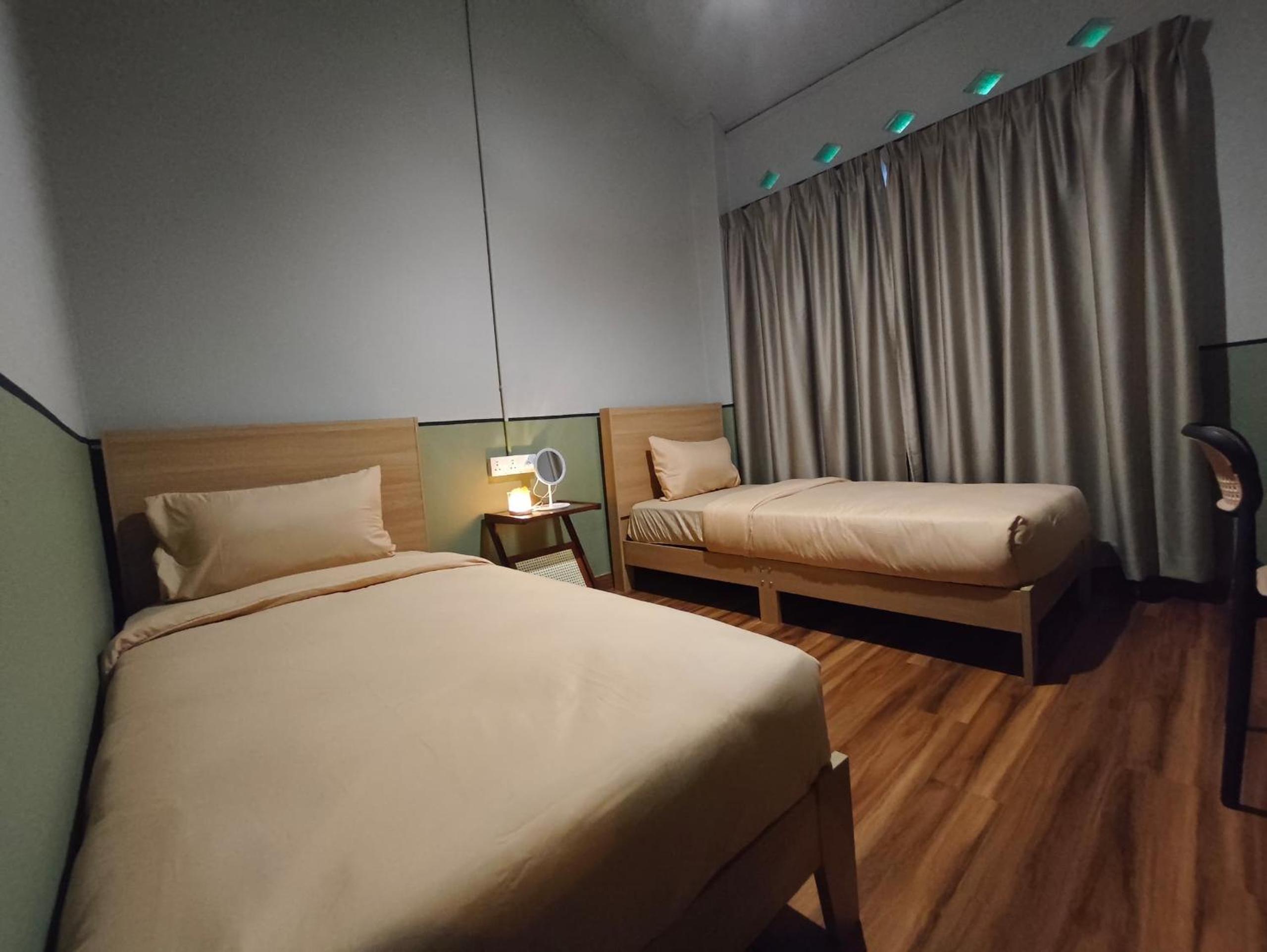 Twin Room - Photo 1