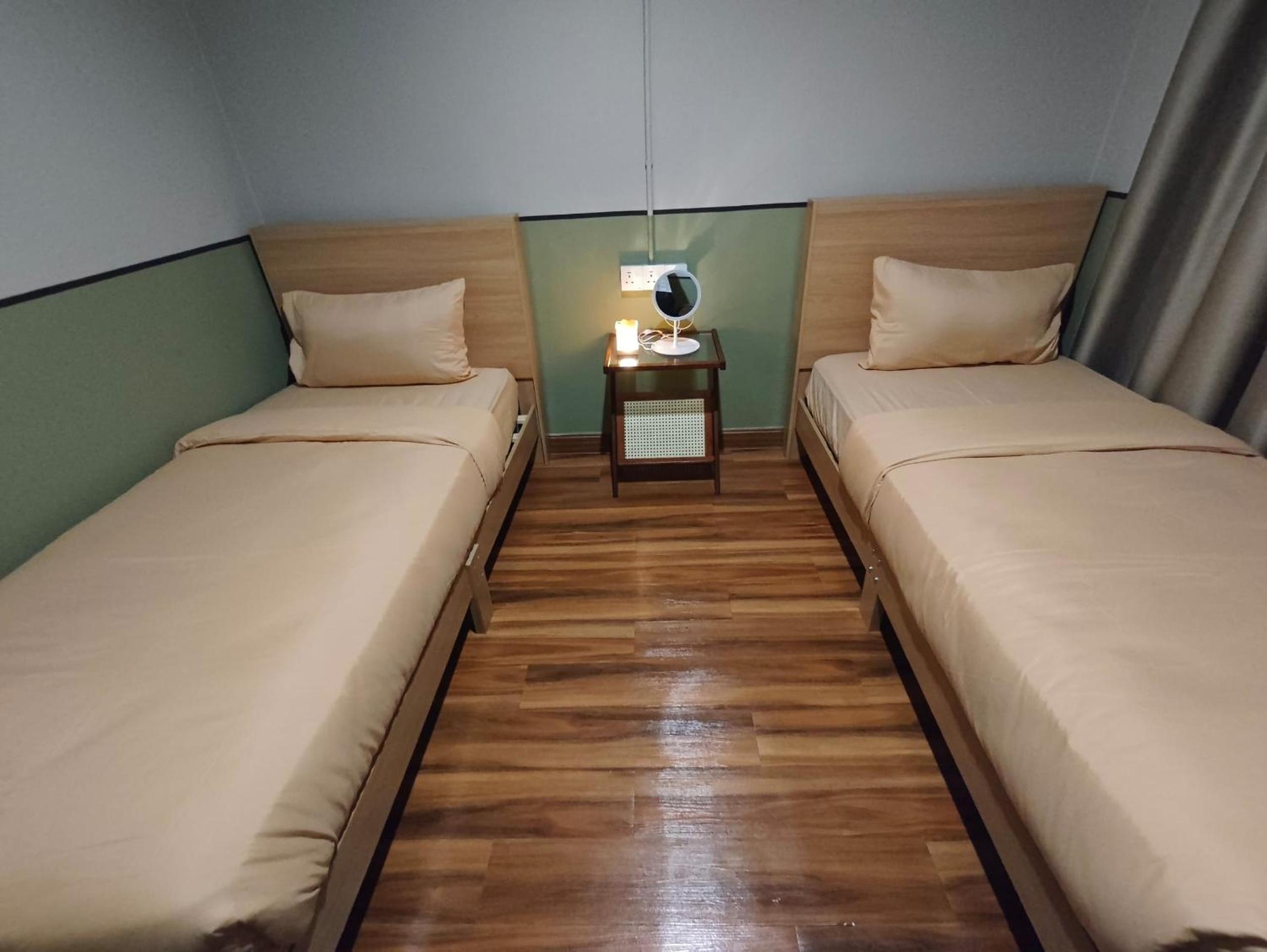 Twin Room - Photo 2