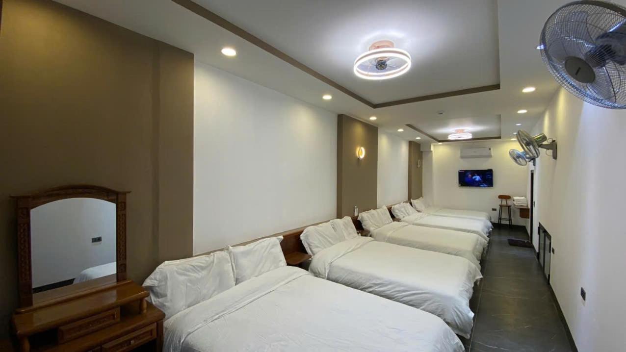 6-Bed Mixed Dormitory Room