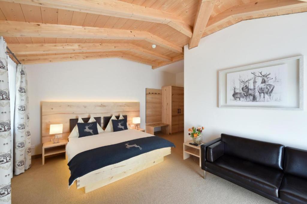 Deluxe Double Room with Balcony photo 1