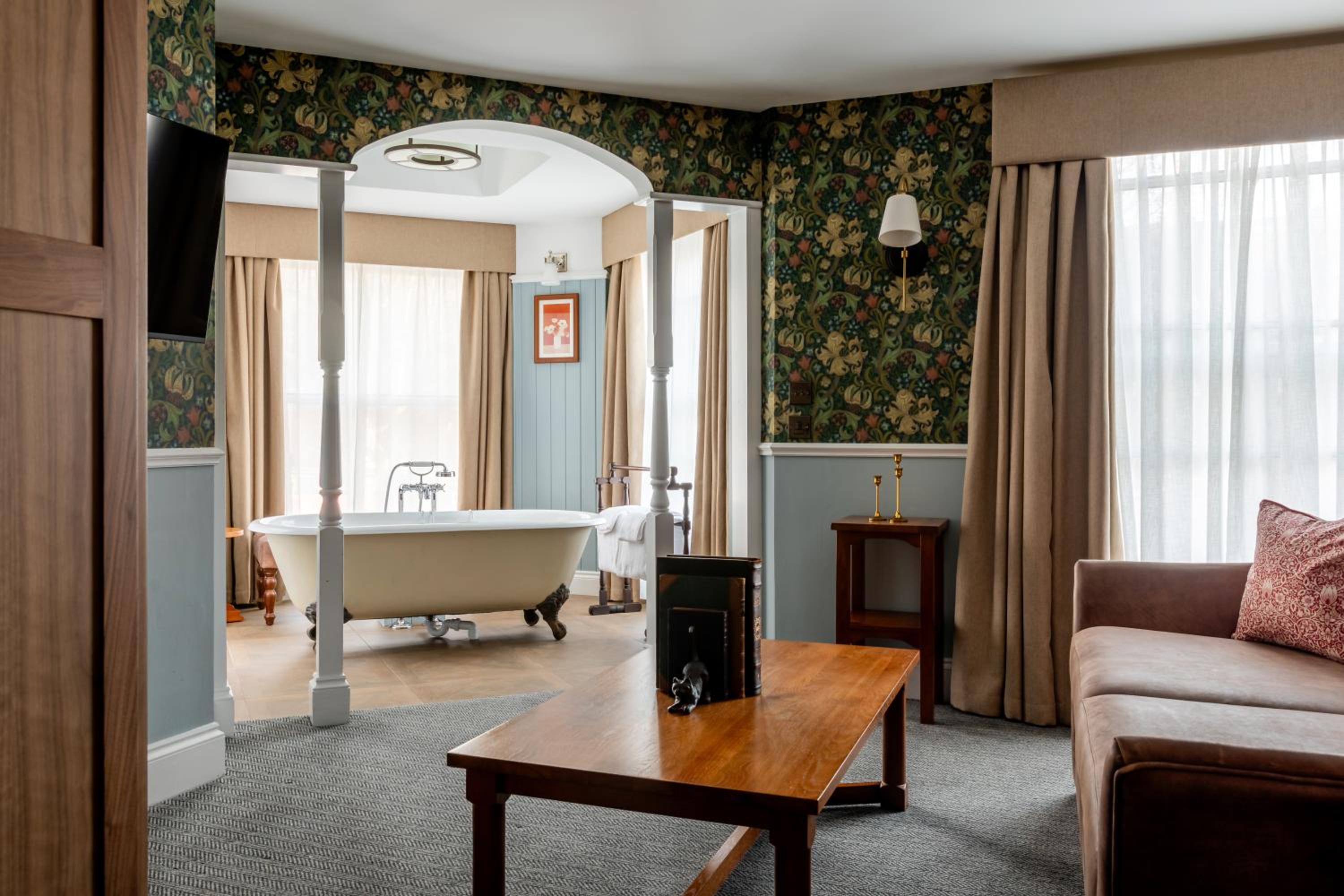 Luxury Suite