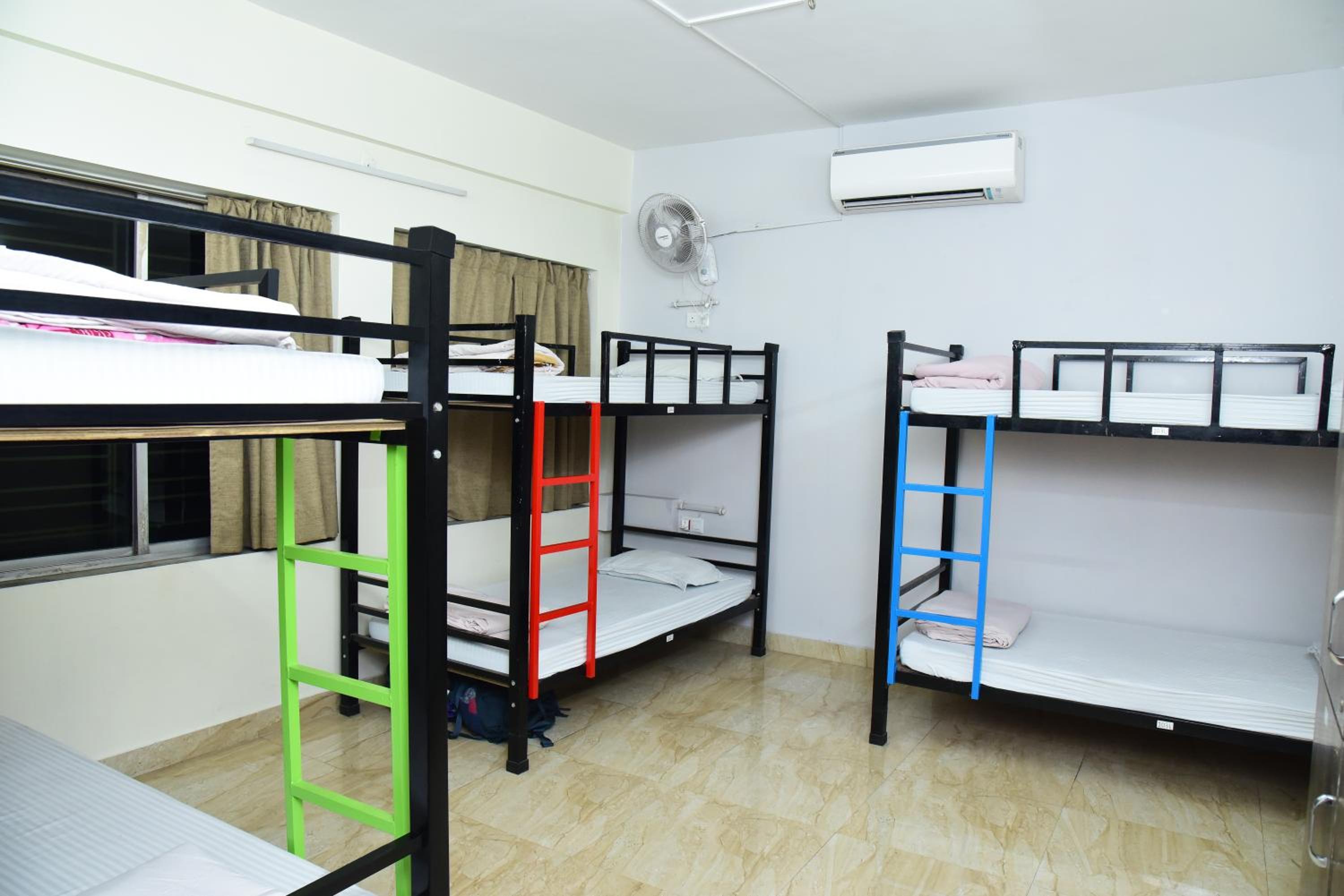 Bed in 6-Bed Mixed Dormitory Room photo 1