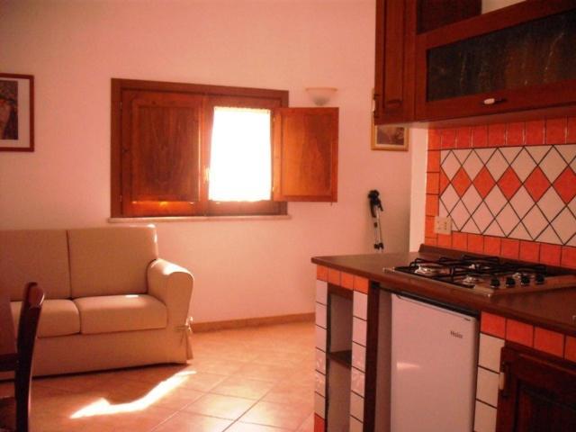 One-Bedroom Apartment - Photo 6
