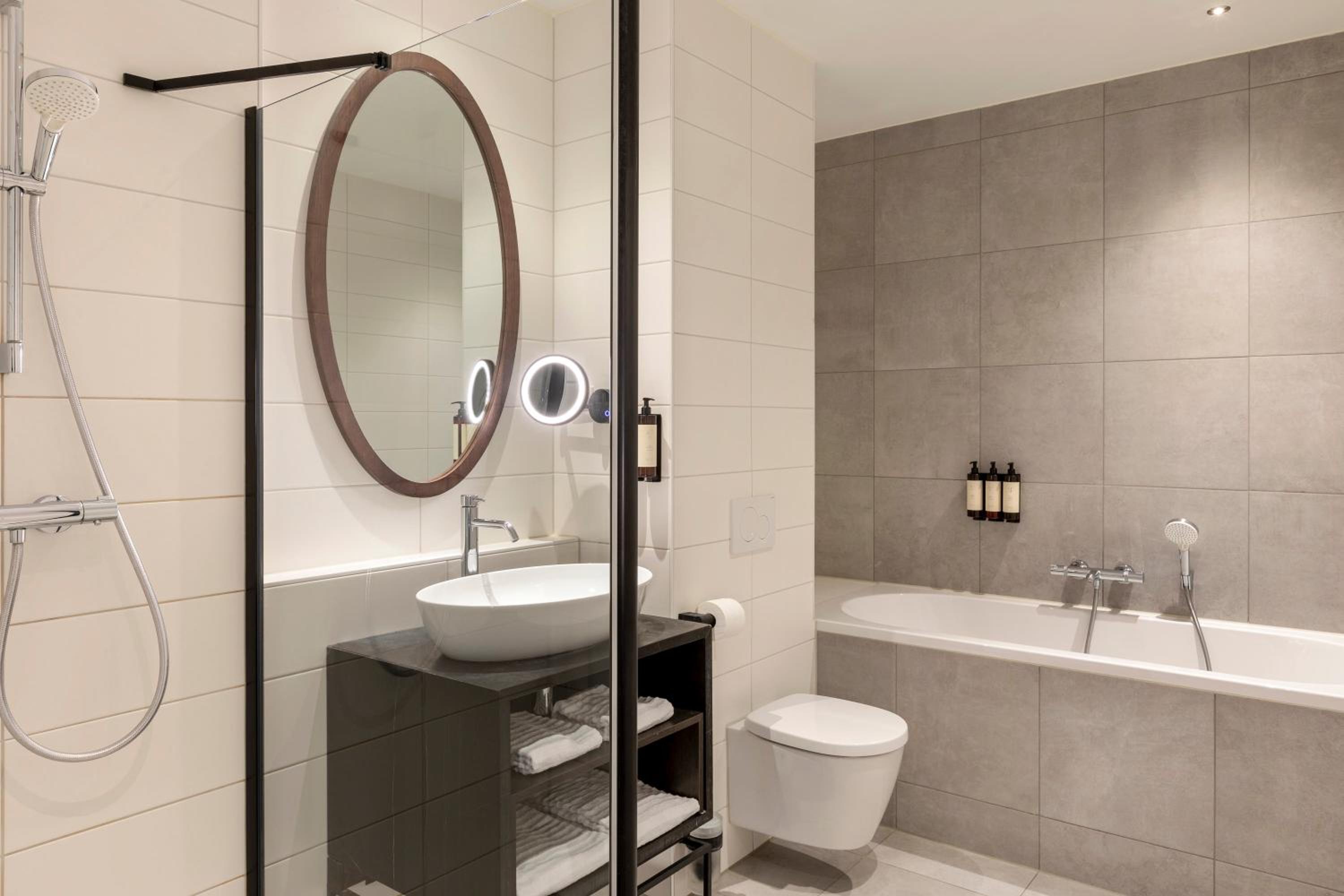 Junior King Suite - Photo 4