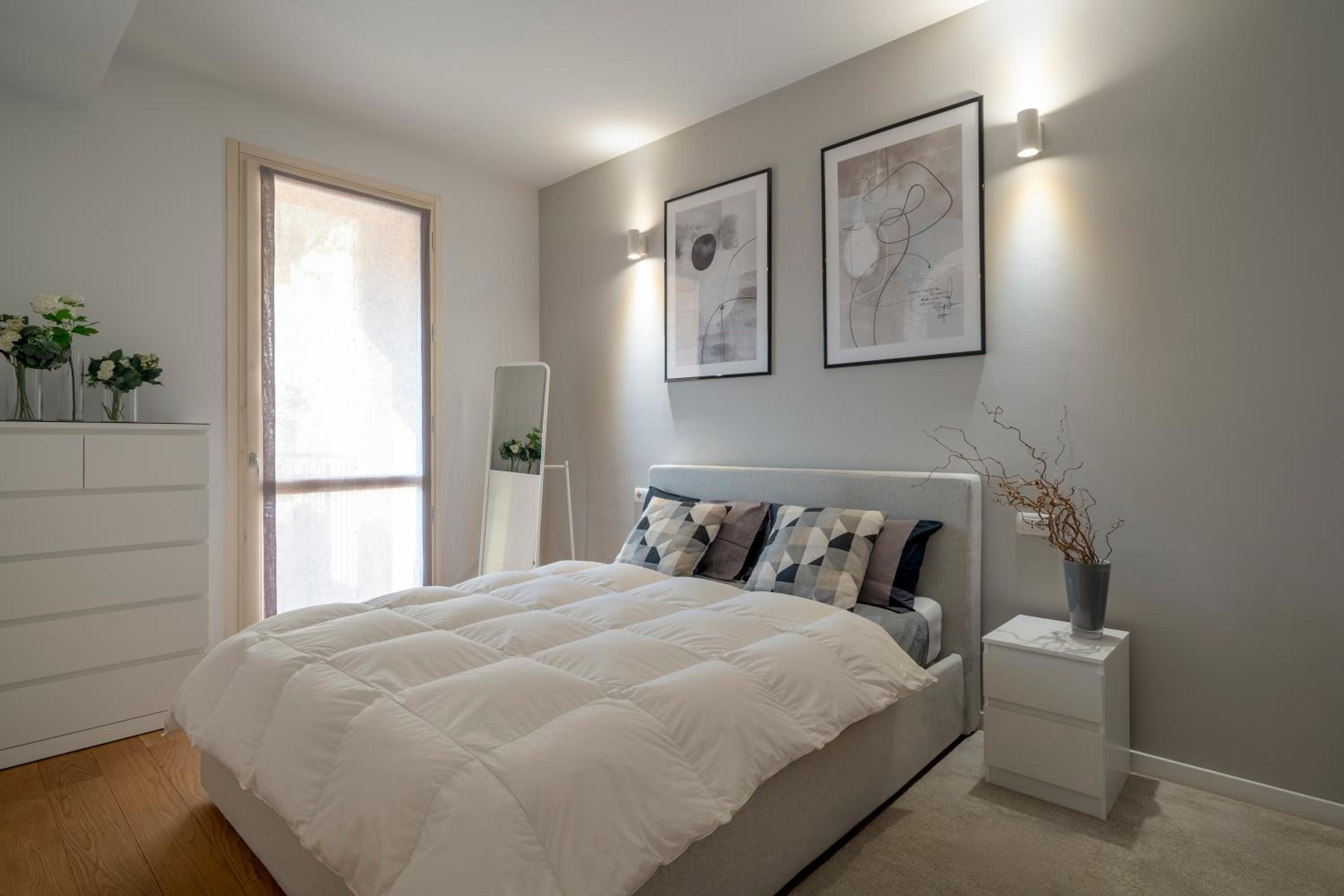One-Bedroom Apartment