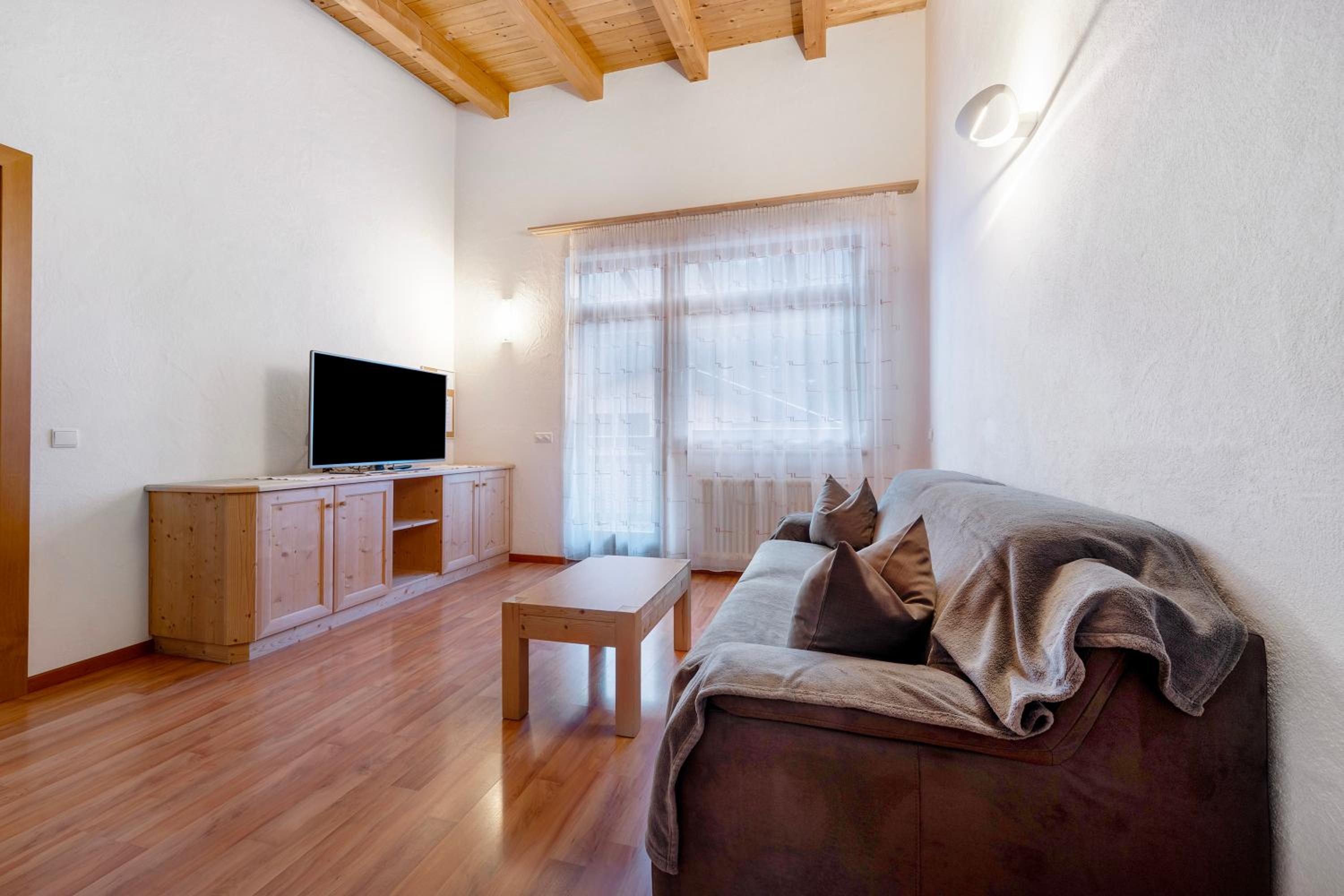 Two-Bedroom Deluxe Apartment with Garden View