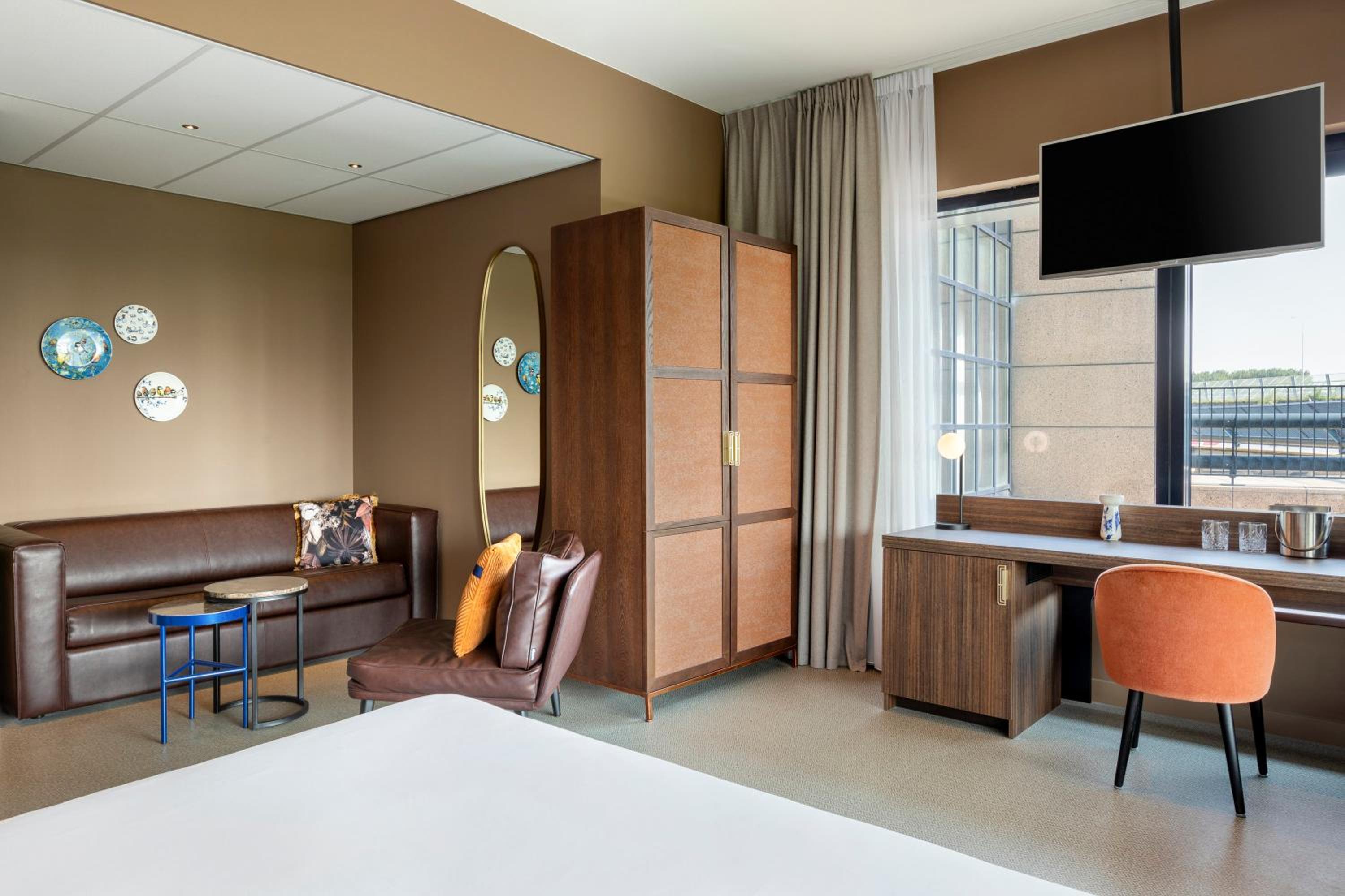 Junior King Suite - Photo 3