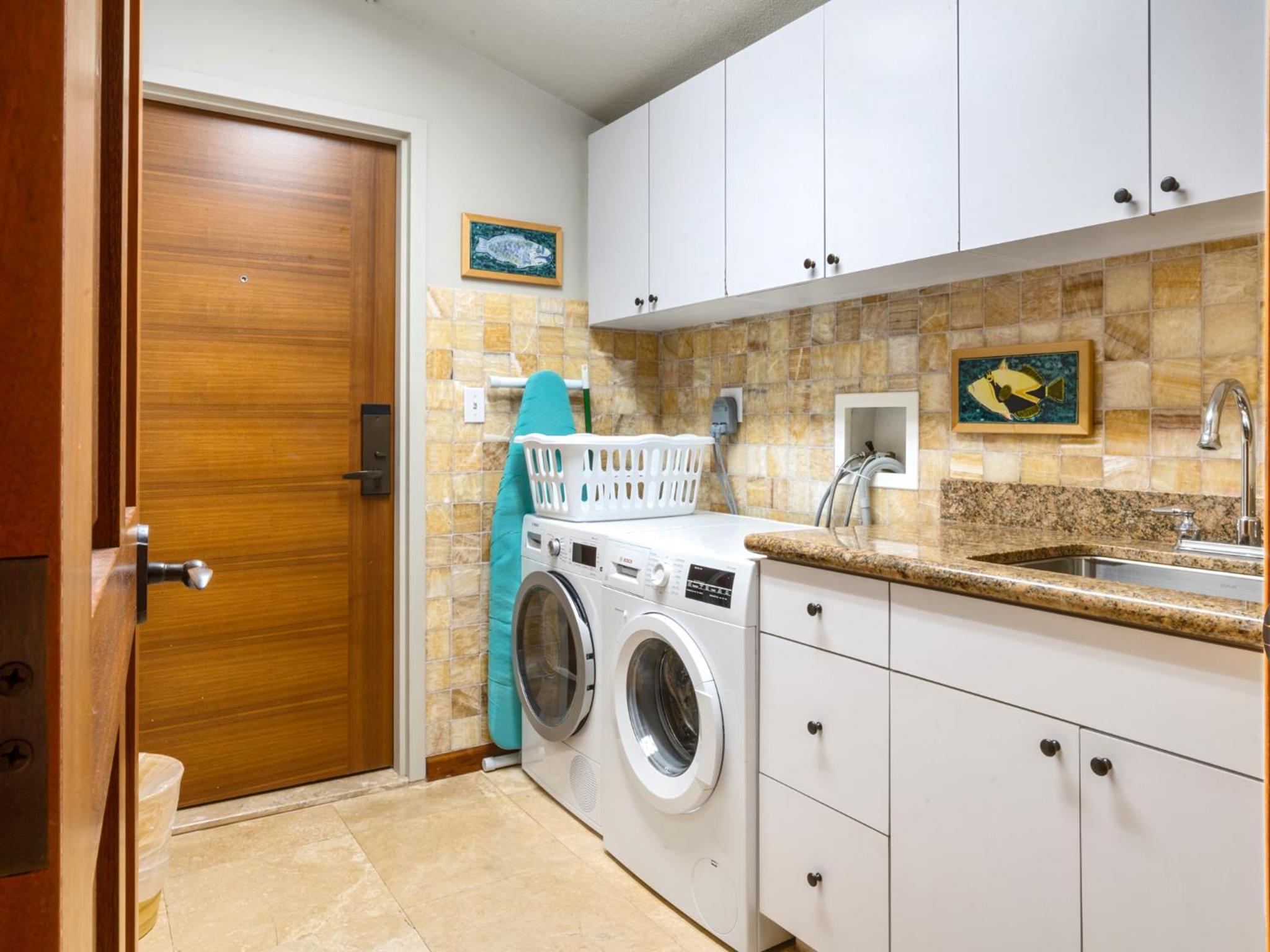 Luxury Park View Condo 2 bedroom & 2.5 baths