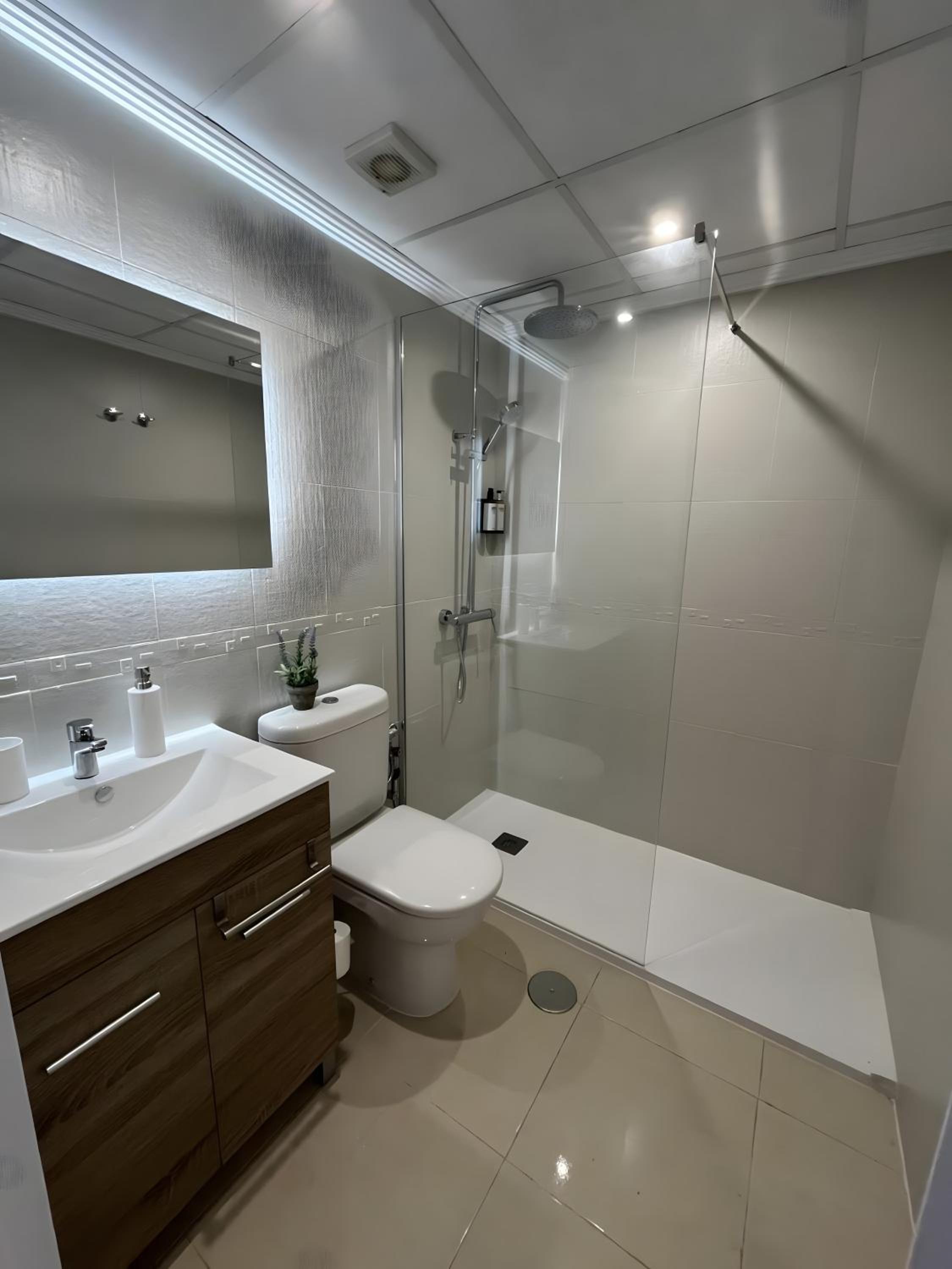 Two-Bedroom Deluxe Apartment with Ocean View photo 3