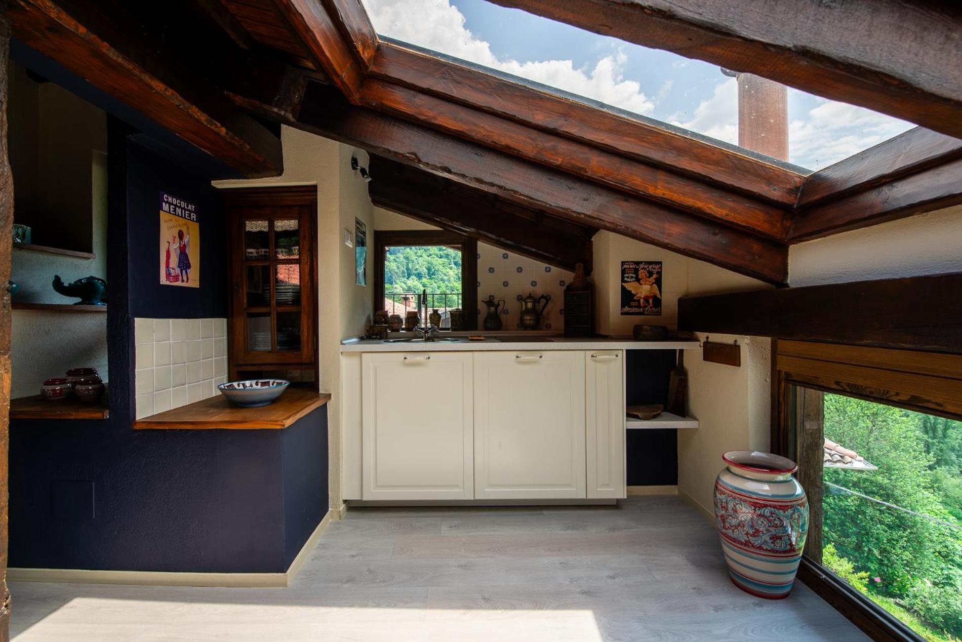 Apartment with Terrace - Photo 4
