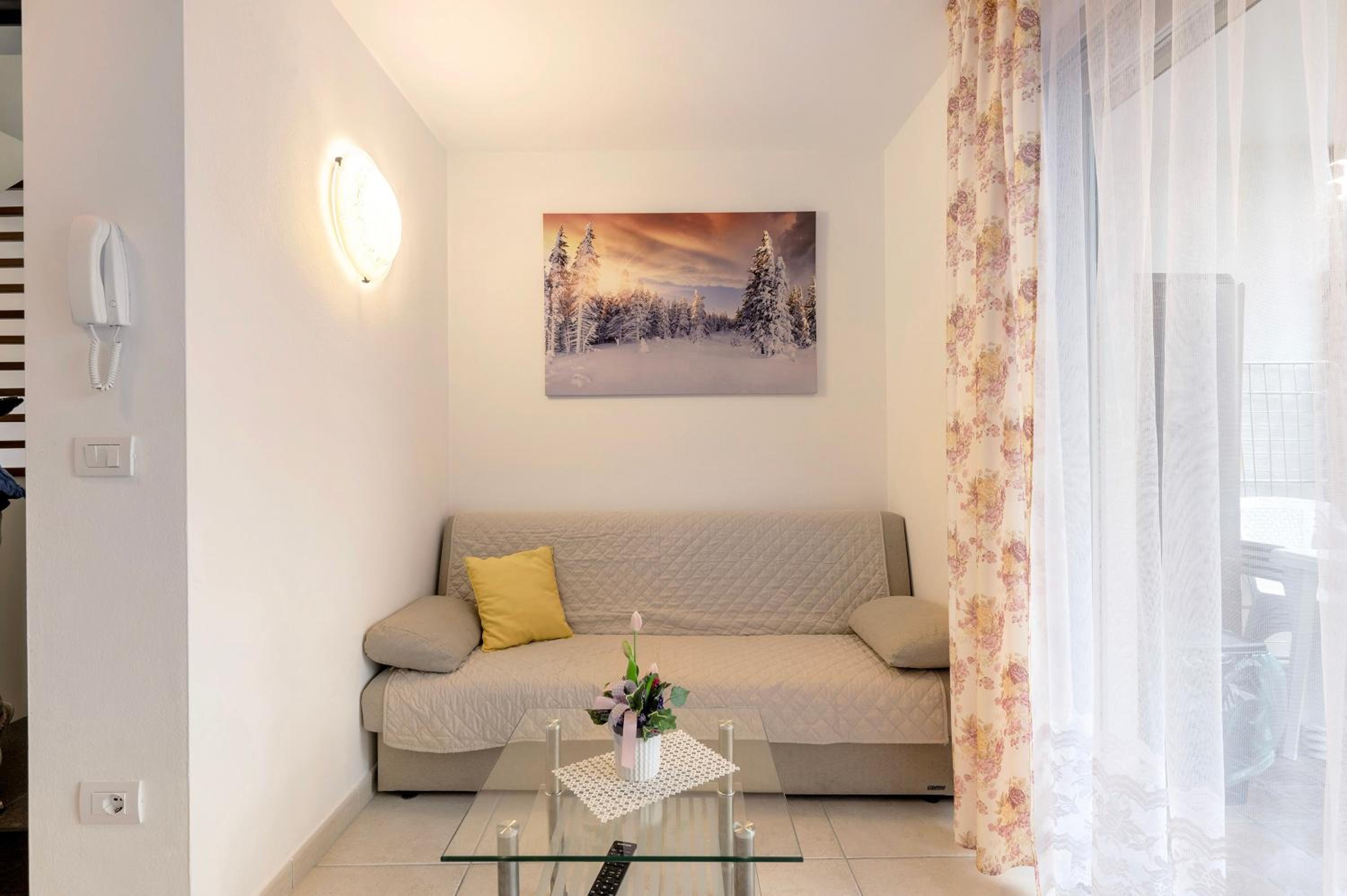 Two-Bedroom Apartment with Mountain View
