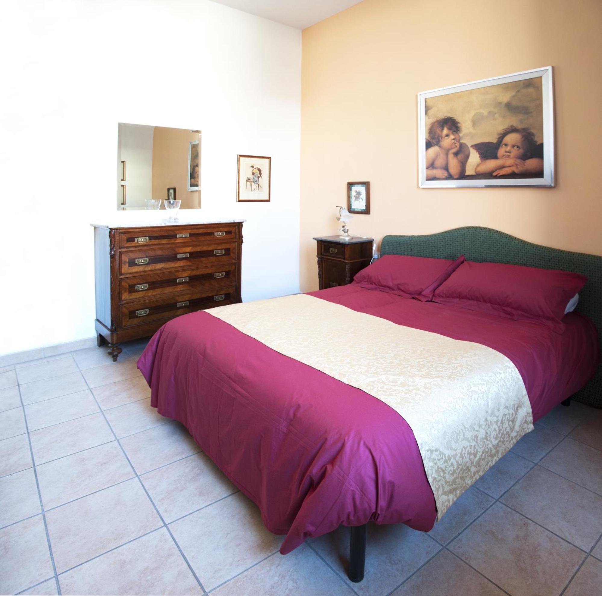 Two-Bedroom Apartment with Balcony photo 3