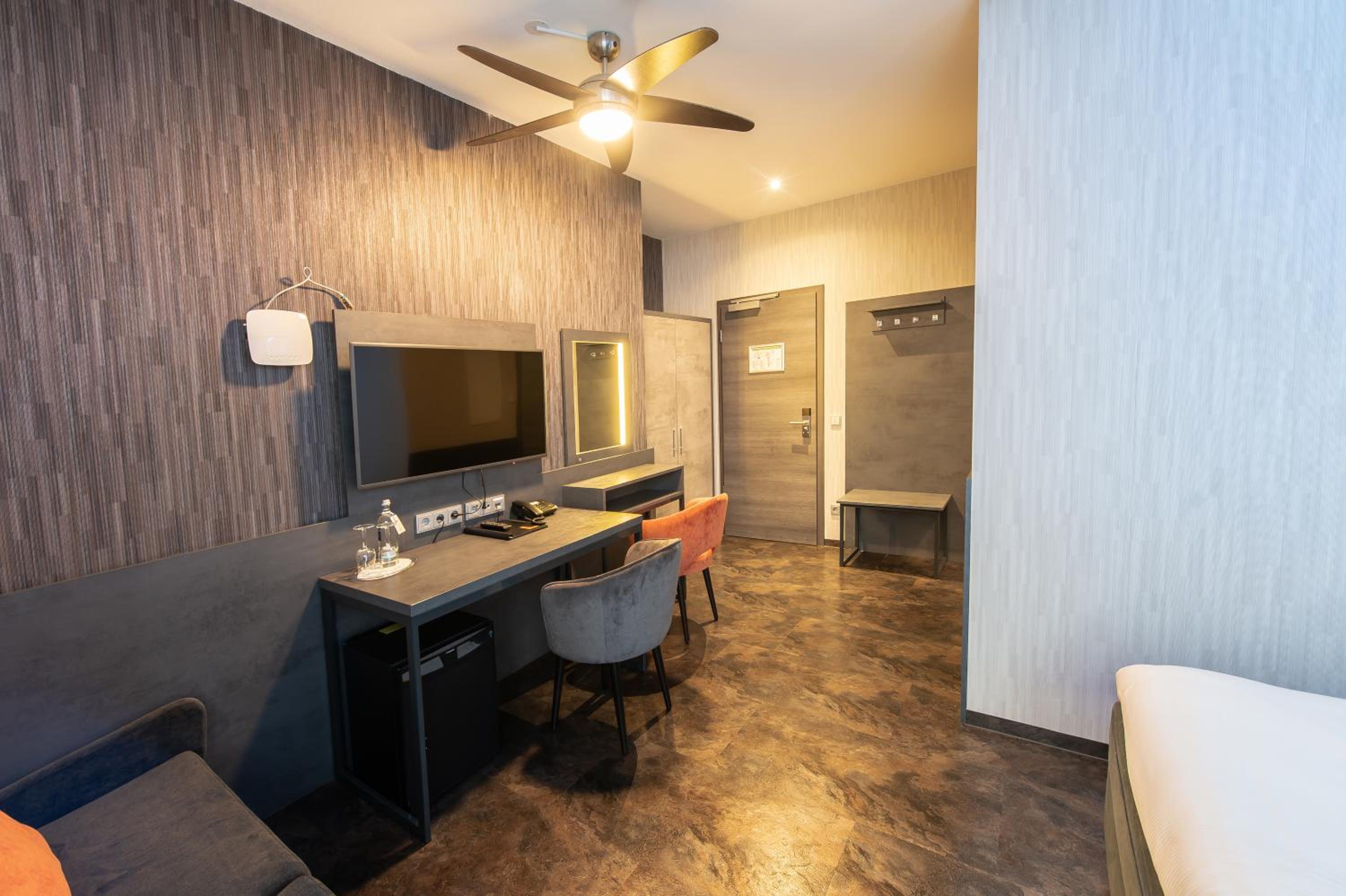 Boardingroom - Photo 1