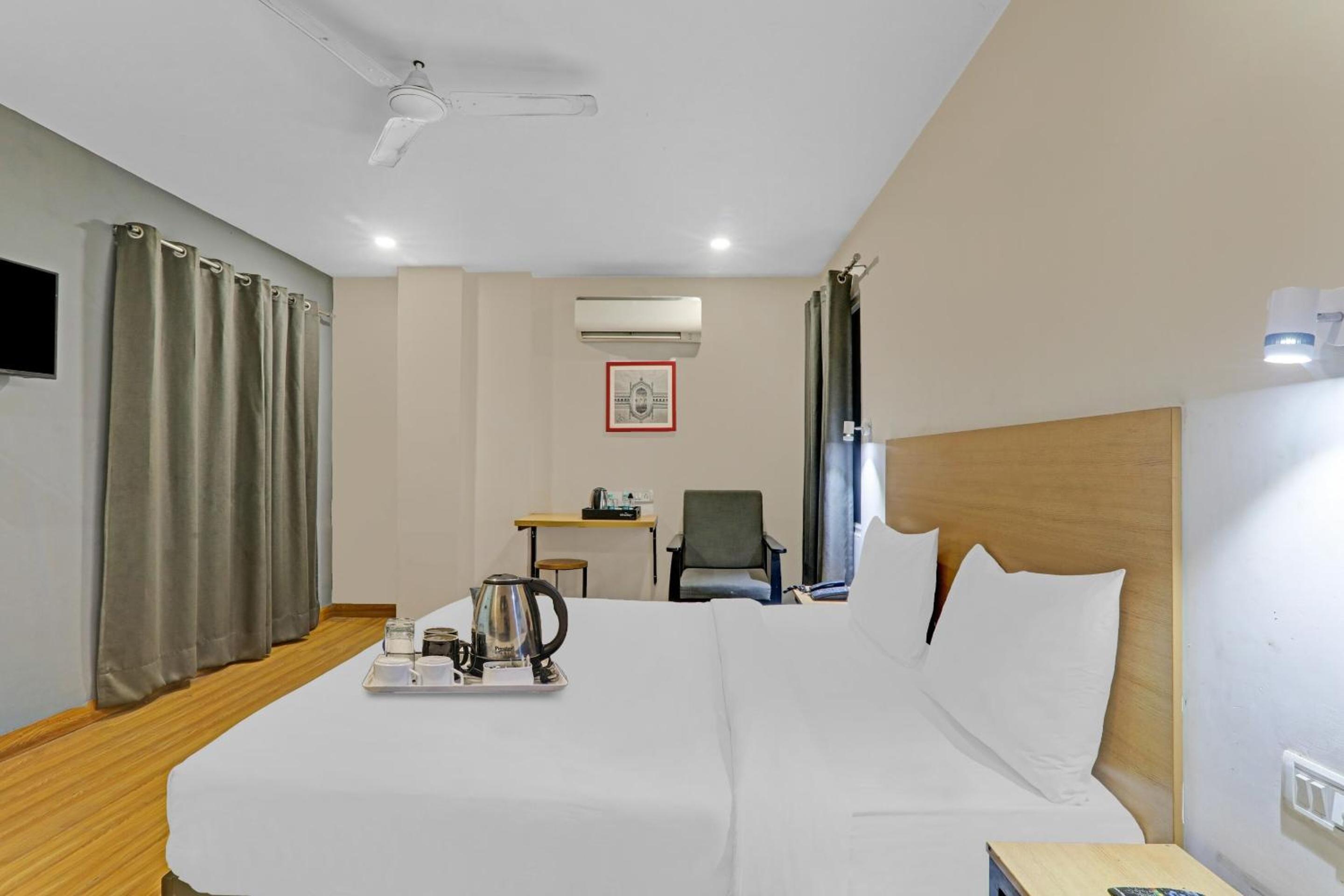 Classic Triple Room photo 2