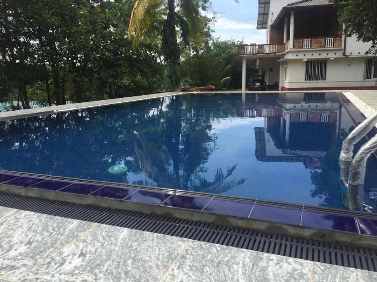 Villa photo 2