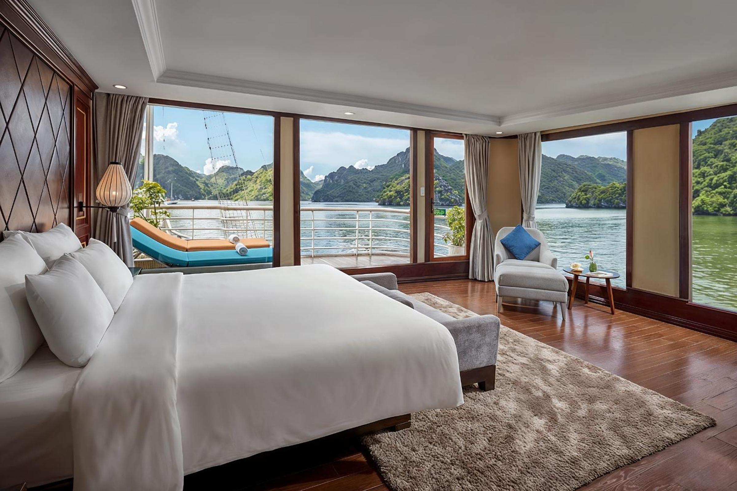 Suite with Balcony photo 3