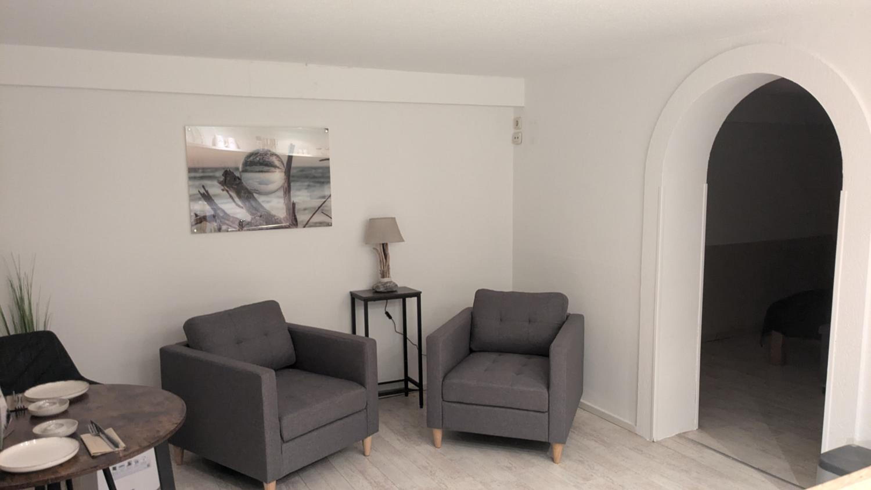 One-Bedroom Apartment photo 1