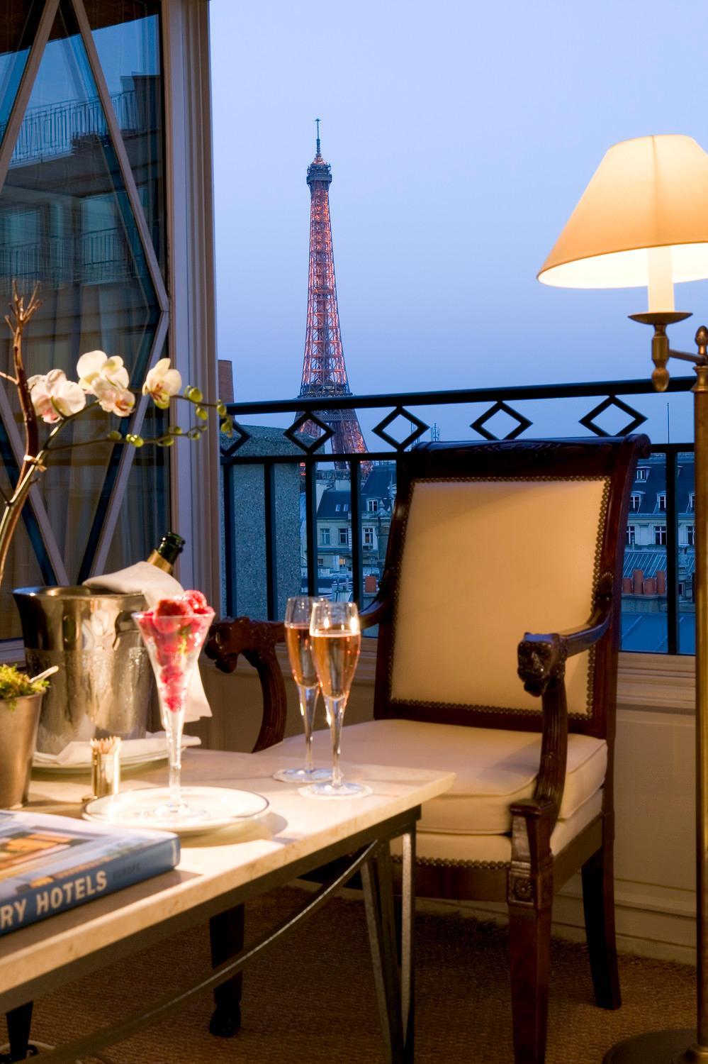Suite Lit Queen-Size avec Canapé-Lit – Vue sur Tour Eiffel Suite Lit Queen-Size avec Canapé-Lit – Vue sur Tour Eiffel