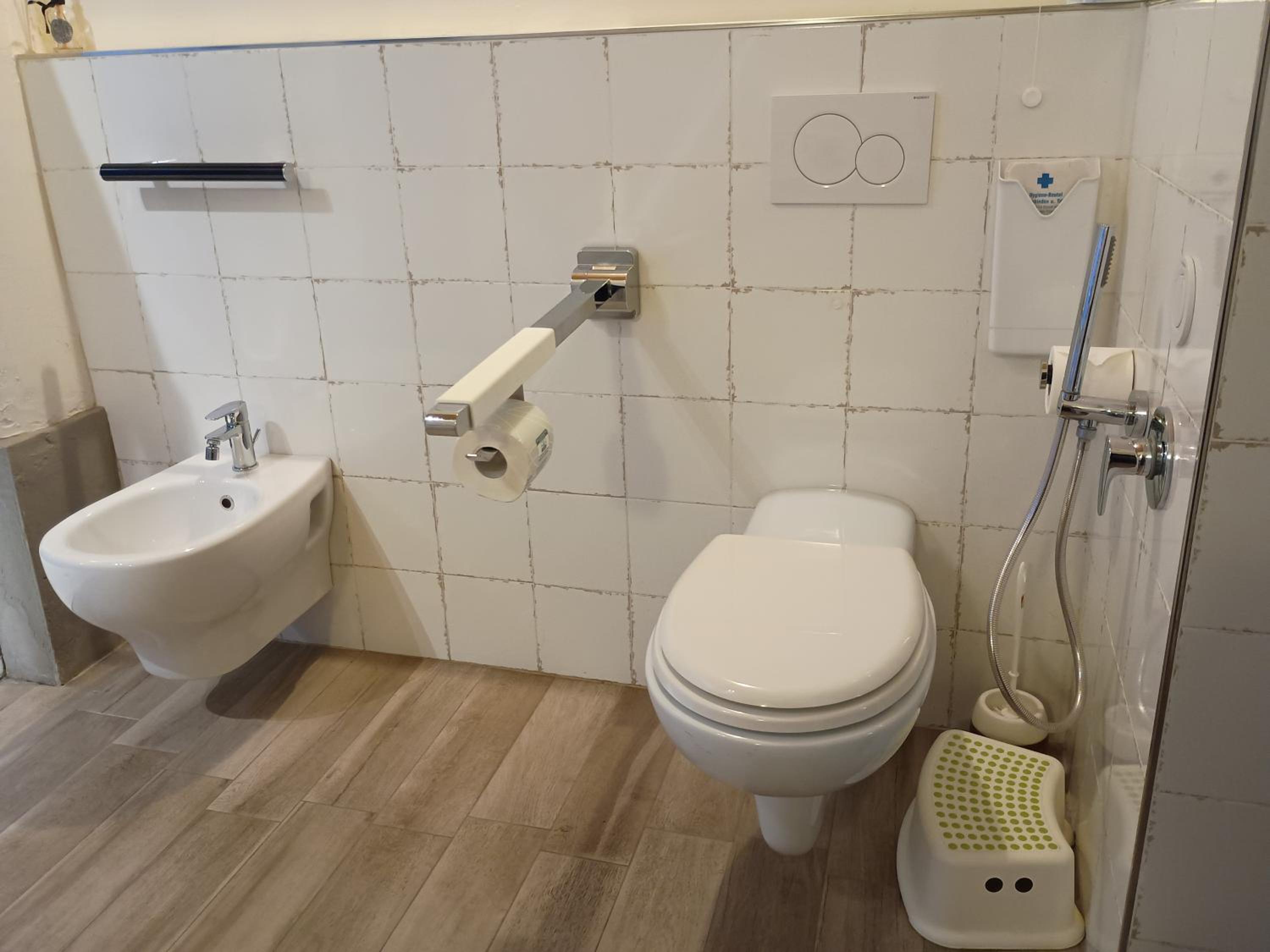 Double or Twin Room with Private Bathroom photo 2