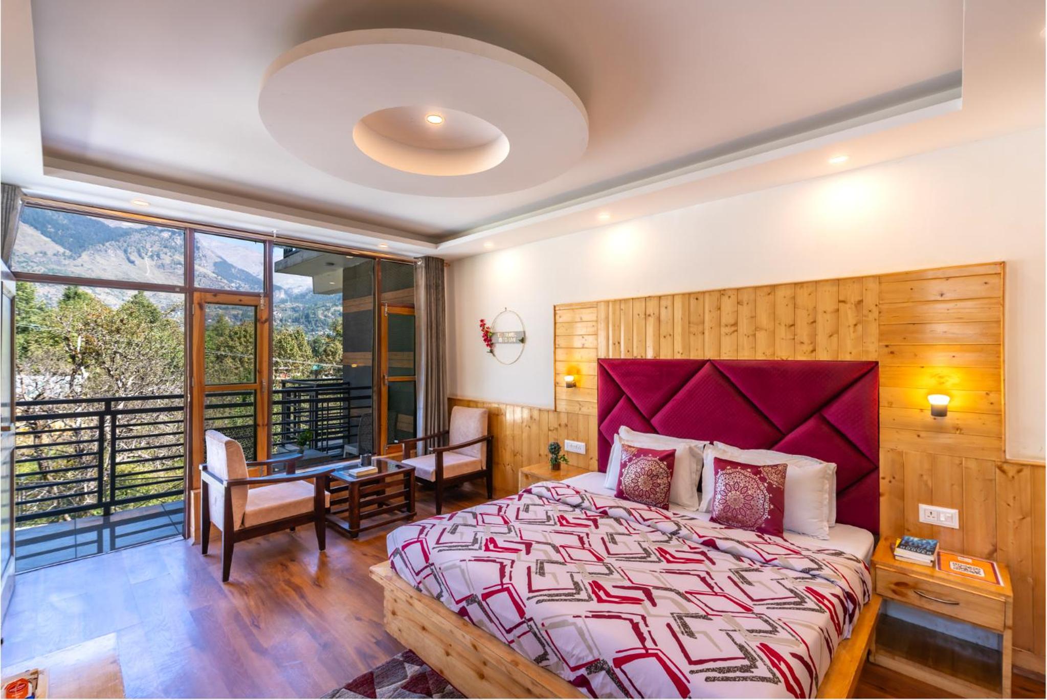 Deluxe Double Room with Balcony - Photo 21